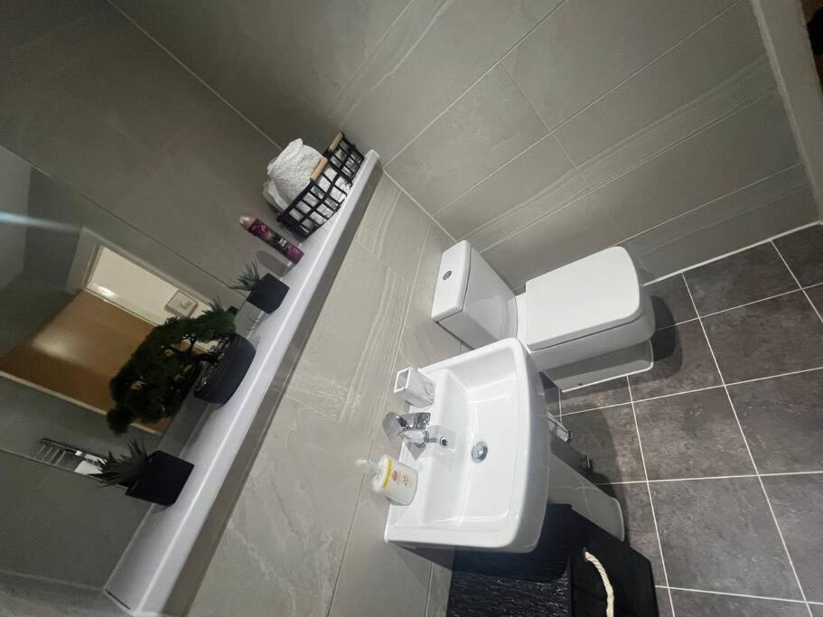 One-Bedroom Apartment - Photo 48