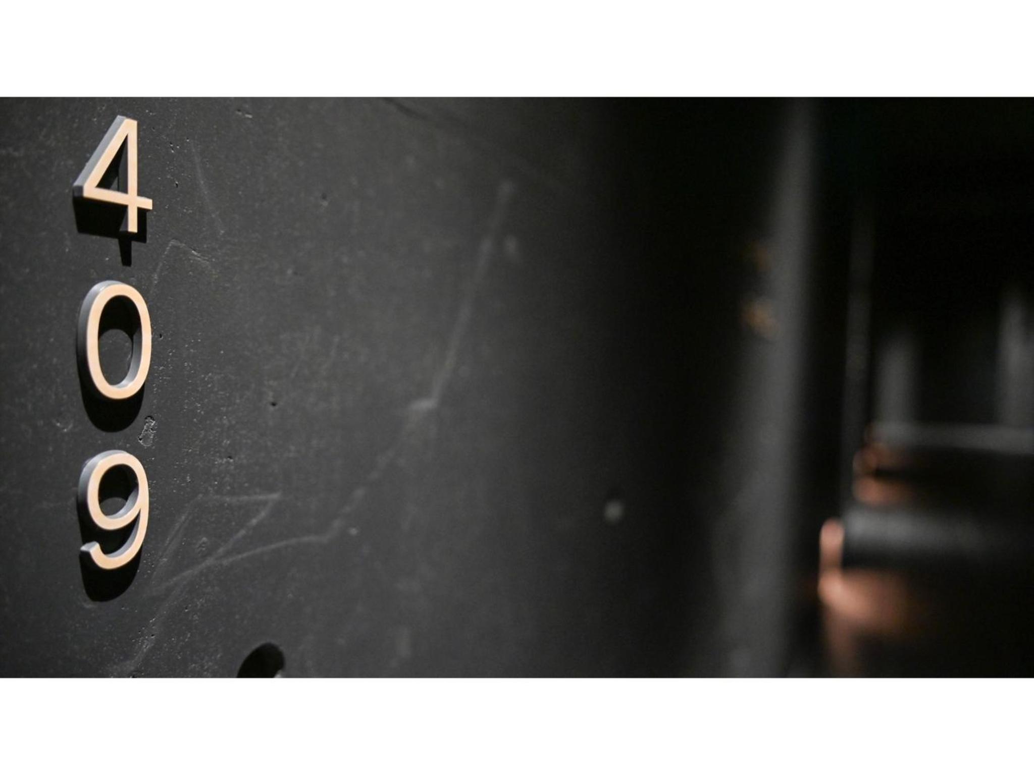 Studio - Photo 12