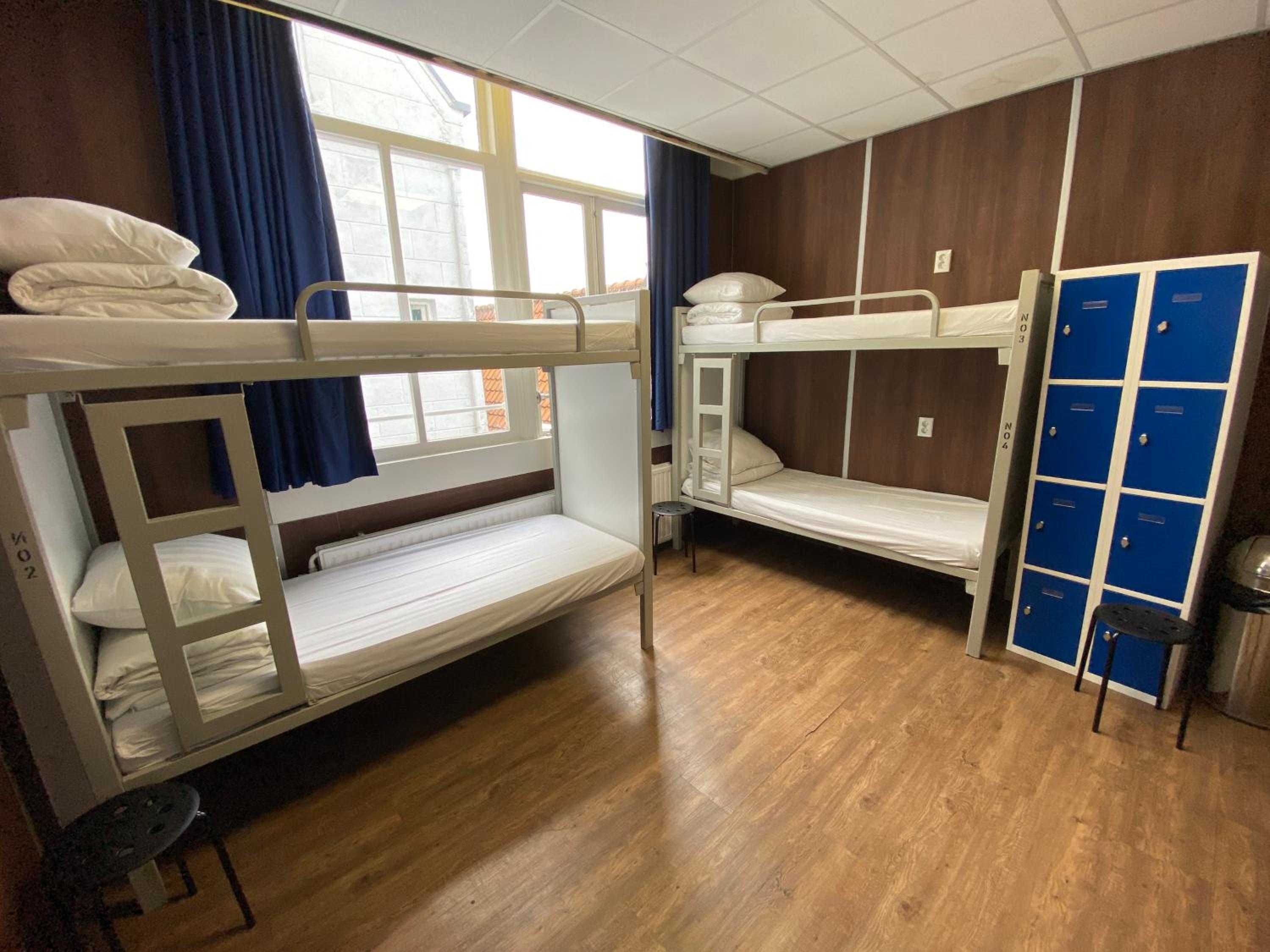 Bunk Bed in 6-Bed Mixed Dormitory Room photo 2