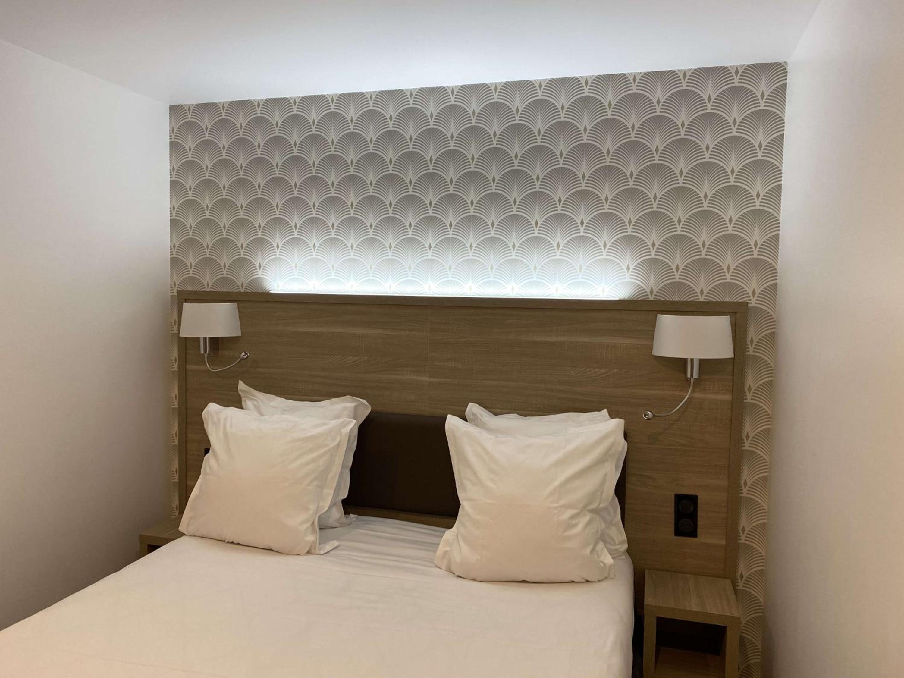 Classic Queen Room - Photo 7