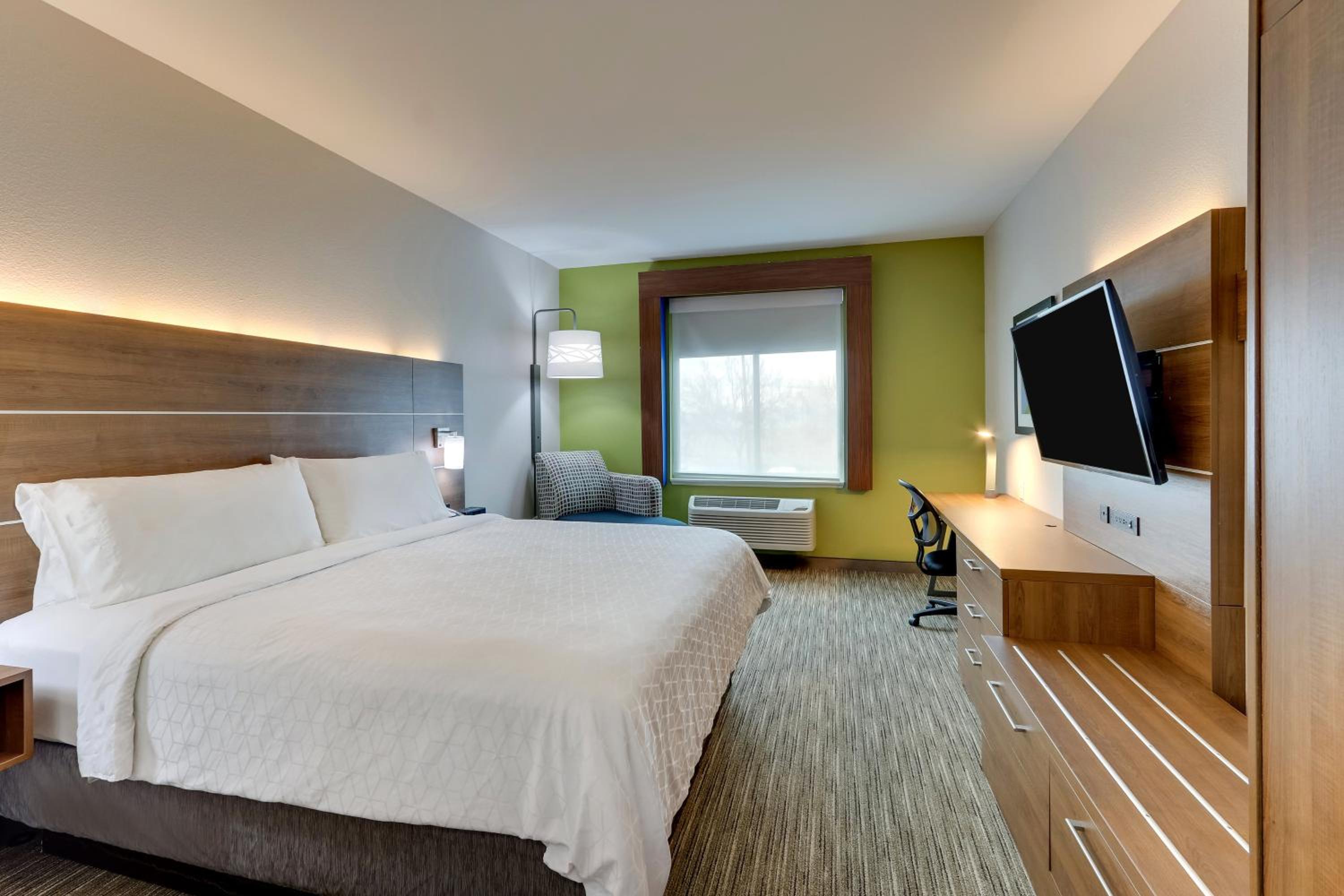 Standard King Room - Photo 2