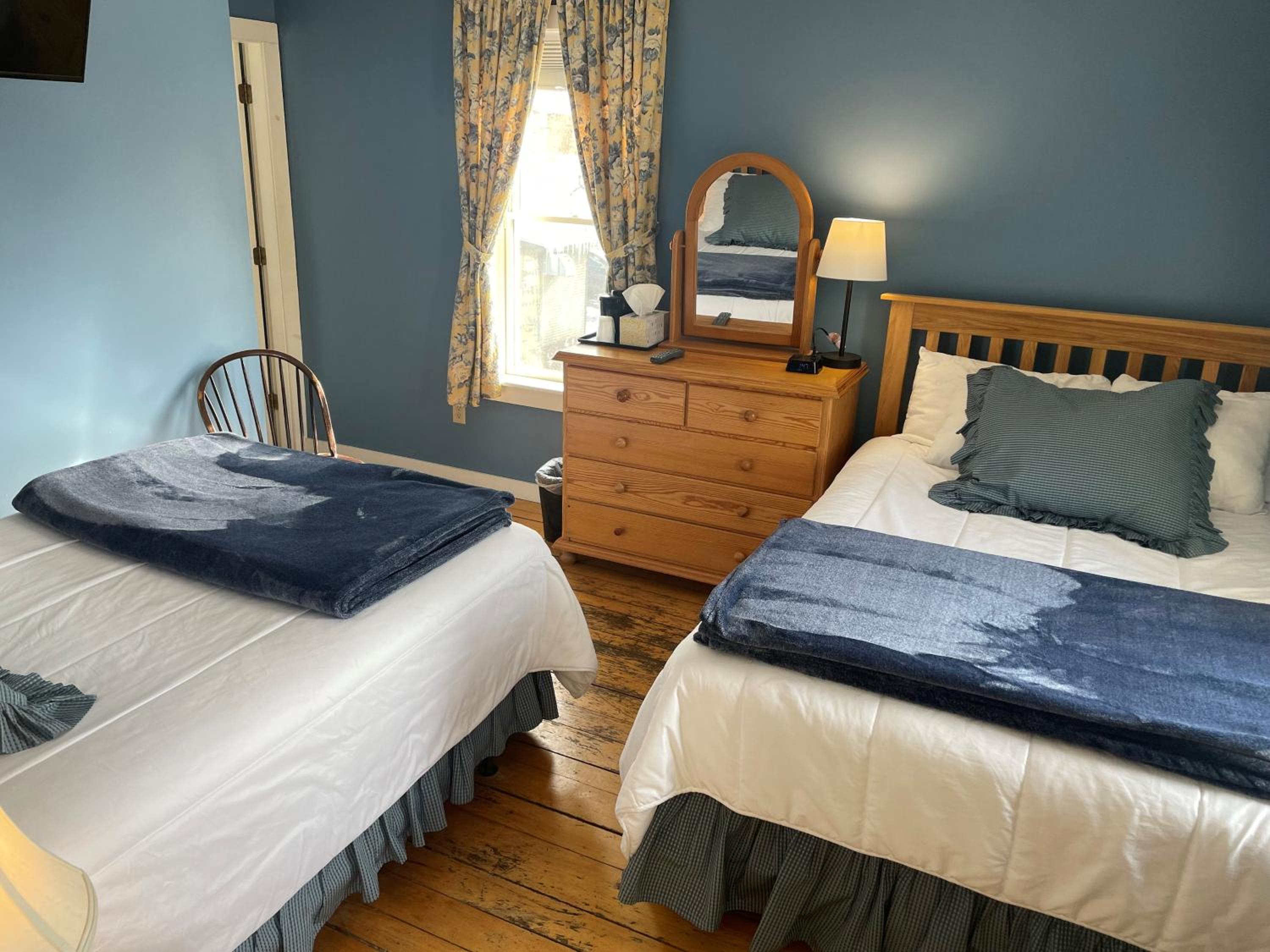 Double Room with Two Double Beds - Non Smoking photo 1