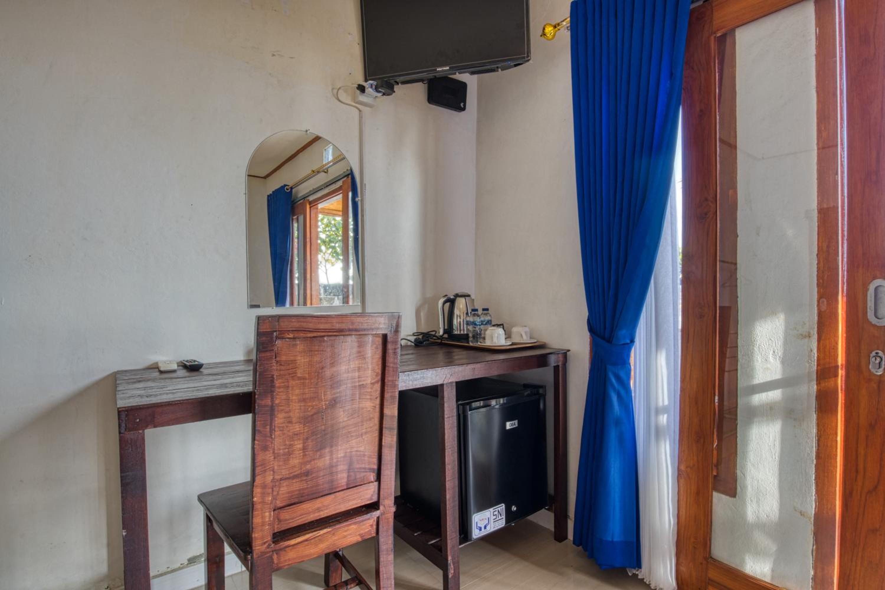 Double Room with Balcony and Sea View - Photo 5
