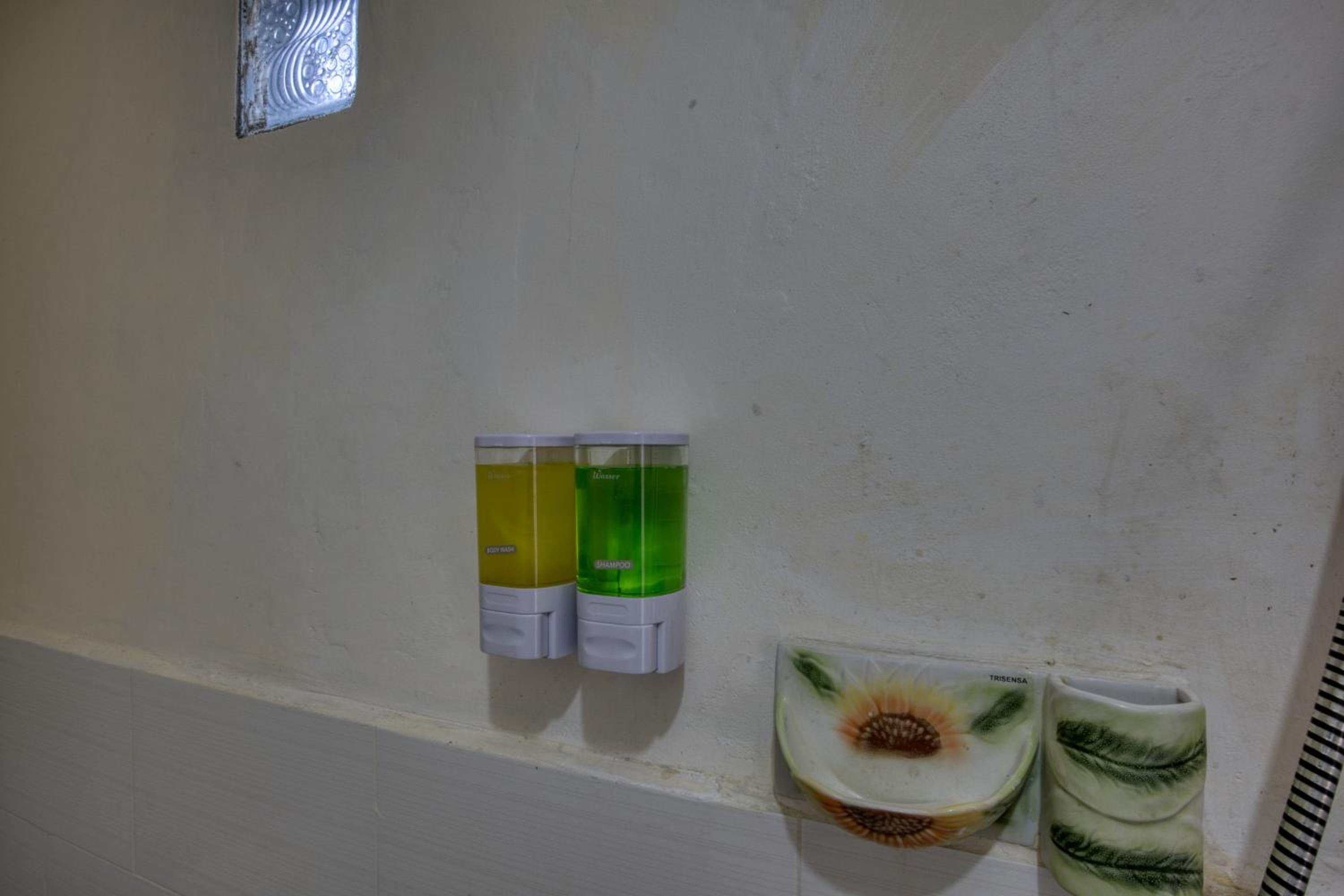 Double Room with Balcony and Sea View - Photo 9