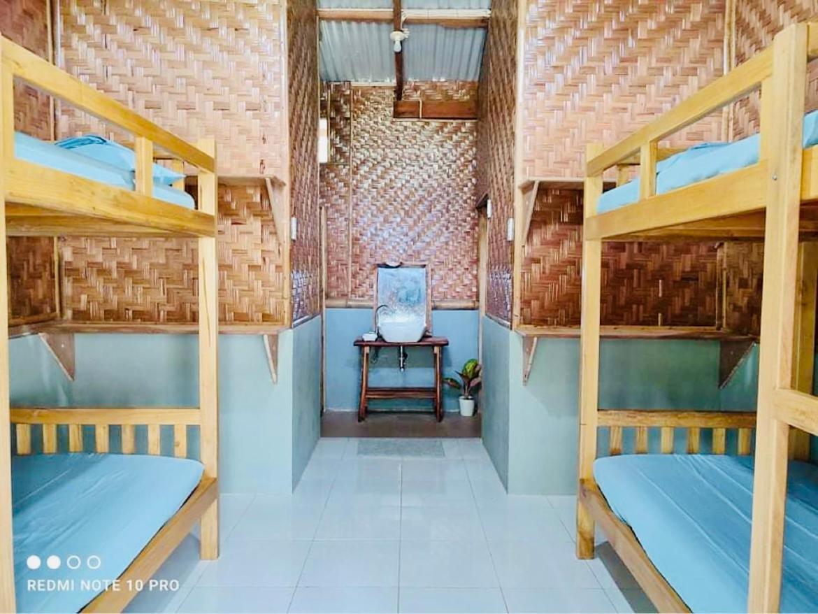 Quadruple Room with Bathroom - Photo 19