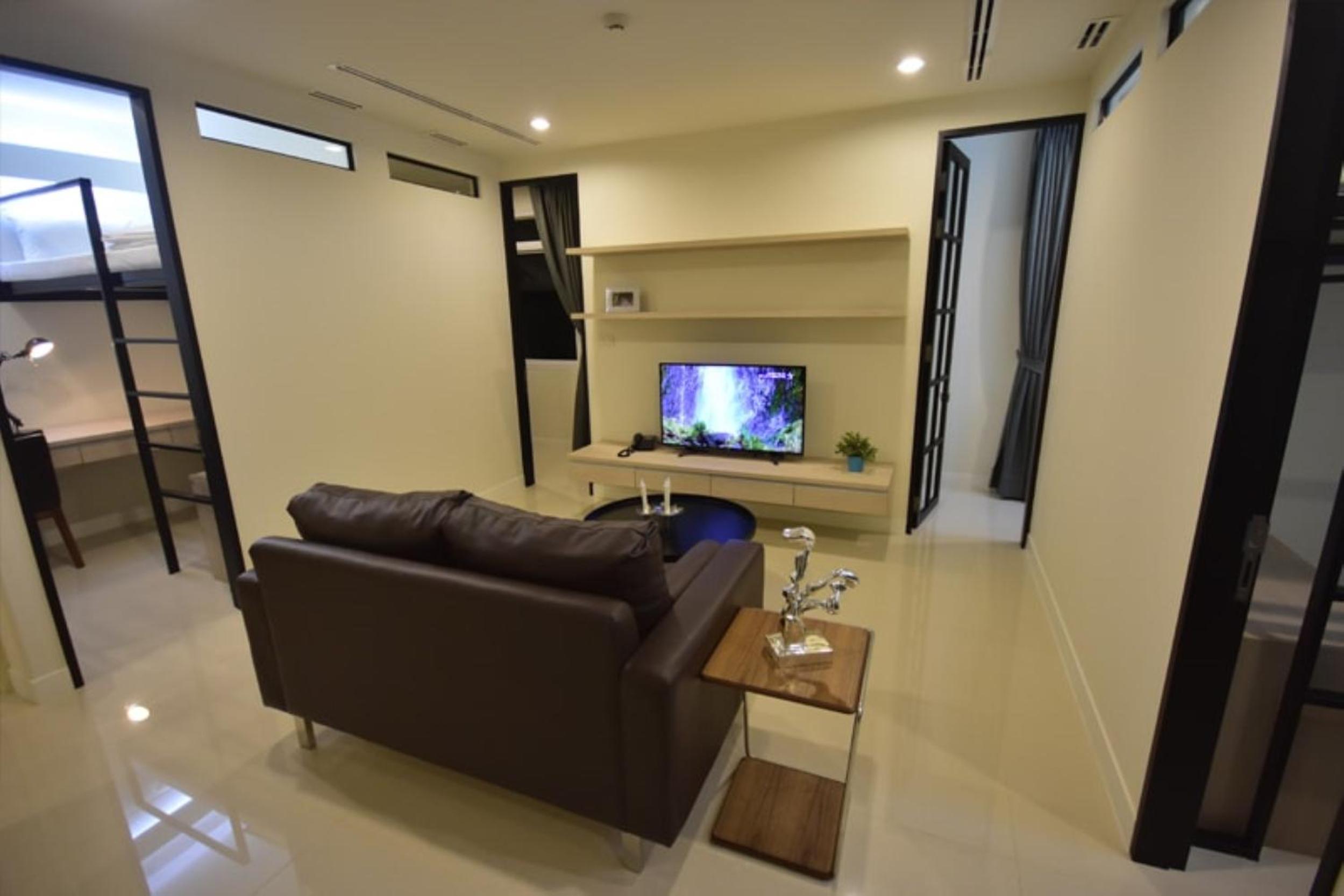 Family Room photo 3