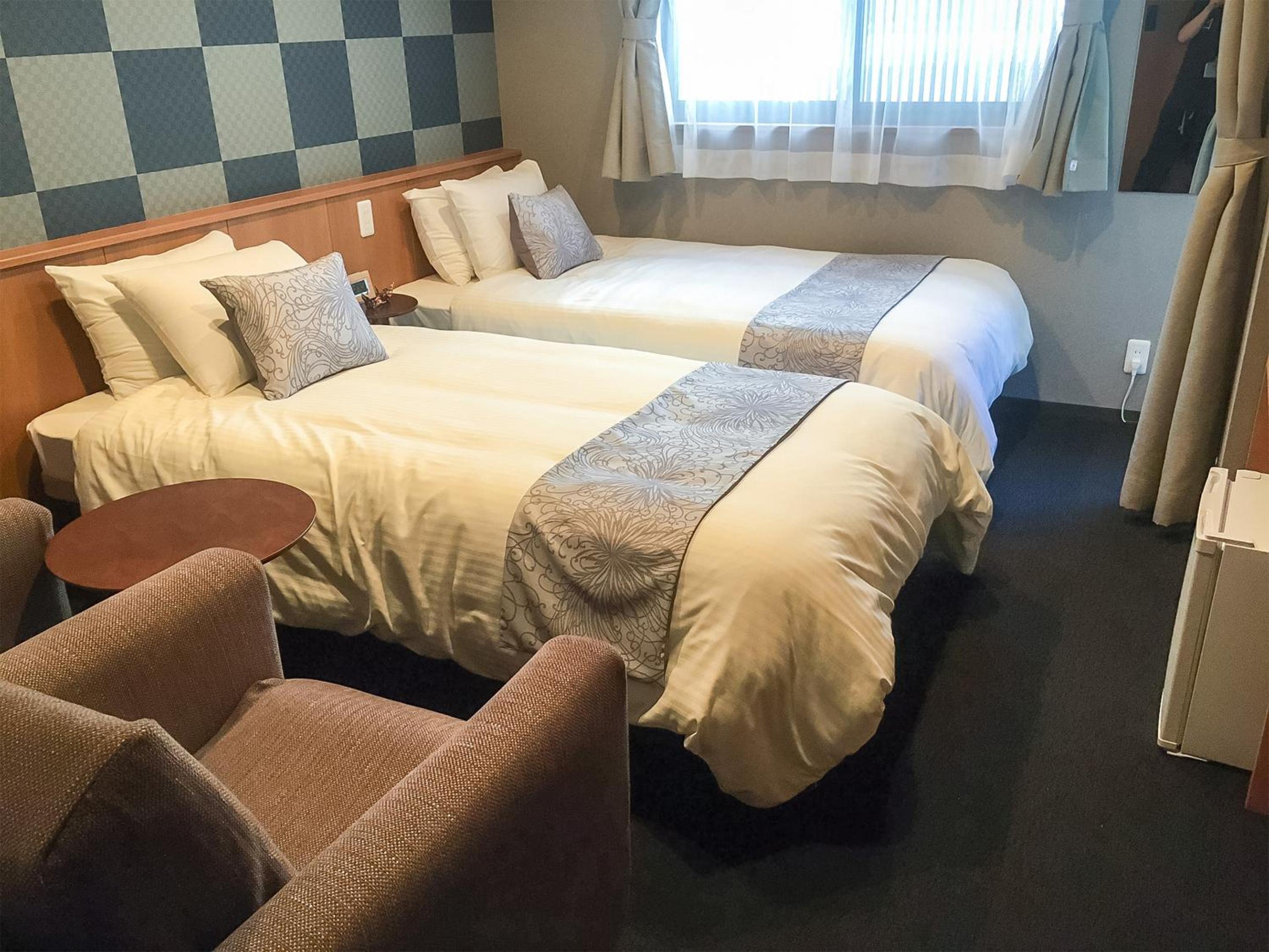 Twin Room with Shower - Photo 6