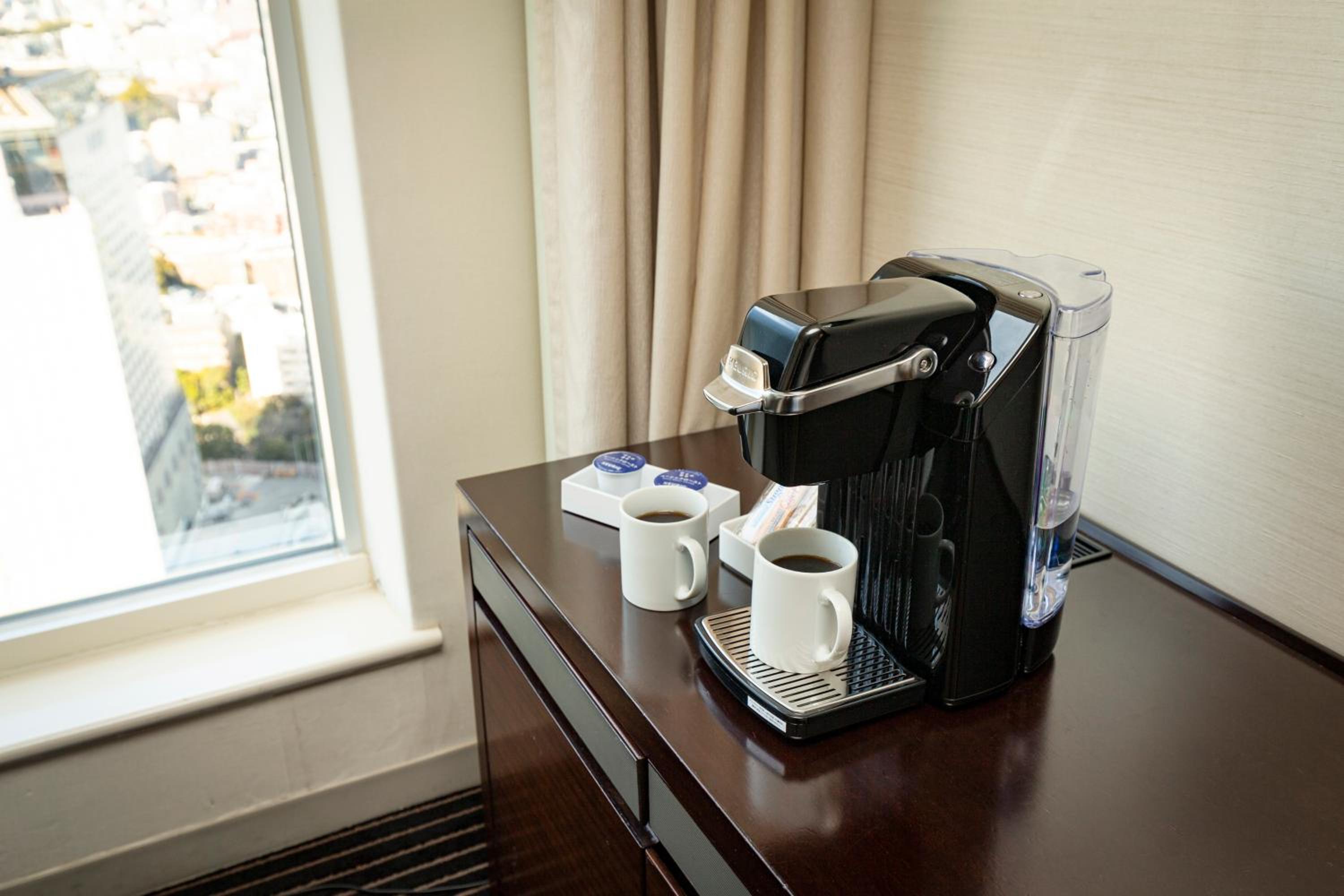 Main Tower 35th-36th Floor Premier Double Room - Non-Smoking photo 3