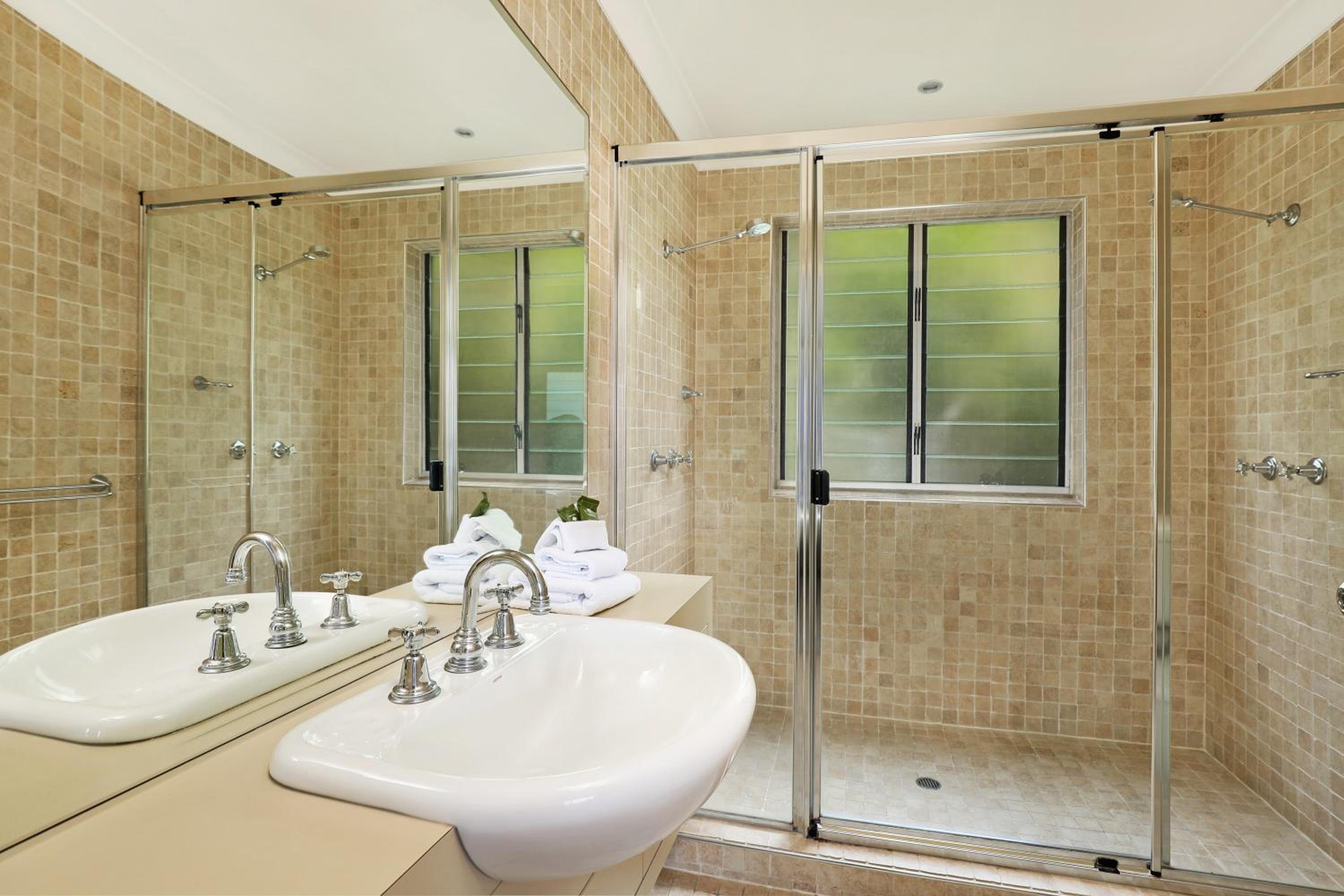 Three-Bedroom Apartment with Ocean View photo 3
