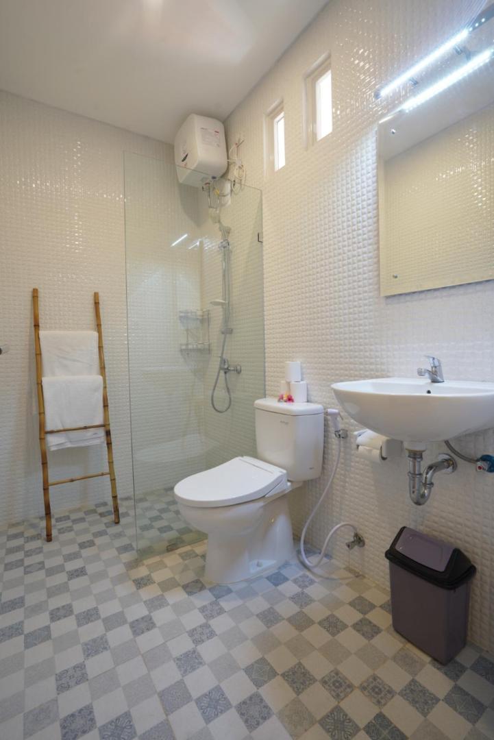 Double Room - Photo 8