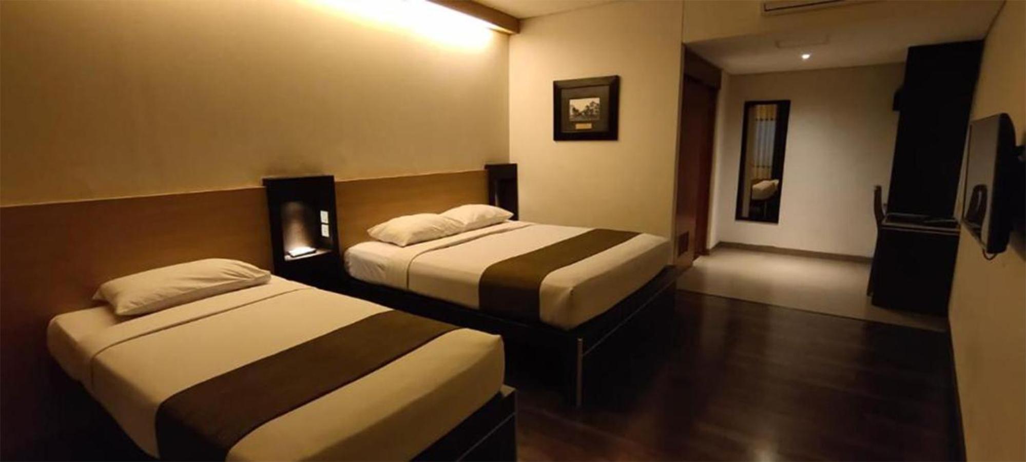 Superior Triple Room - Room Only - Photo 1