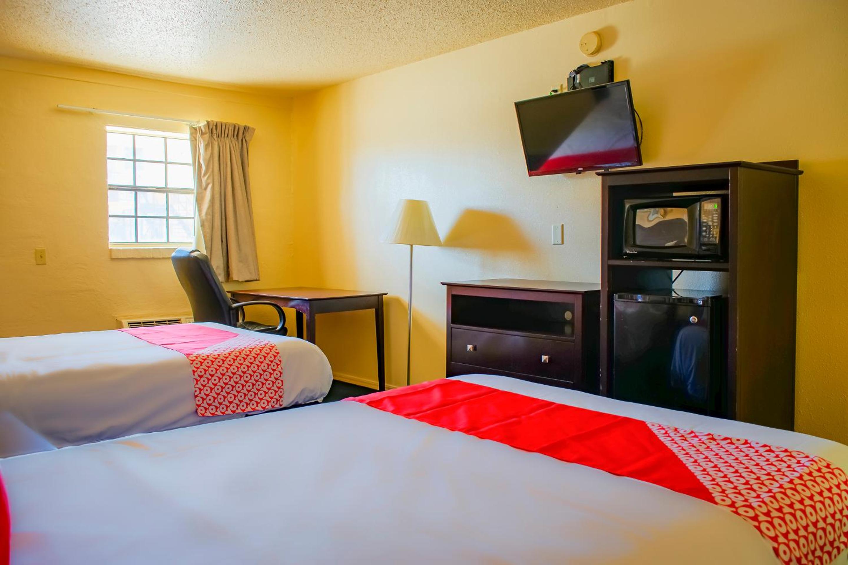 Double Room with Two Double Beds - Photo 4