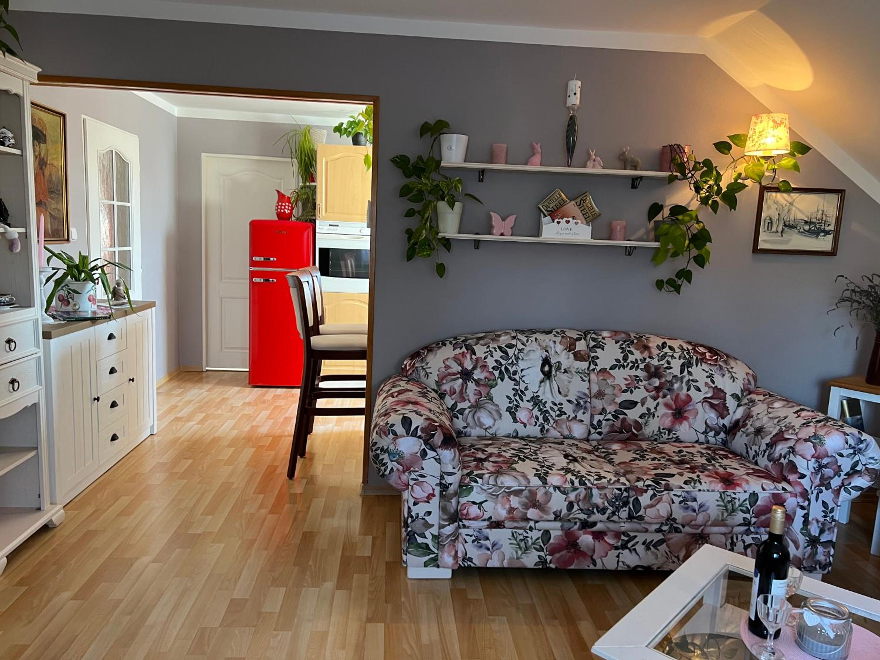 One-Bedroom Apartment photo 1