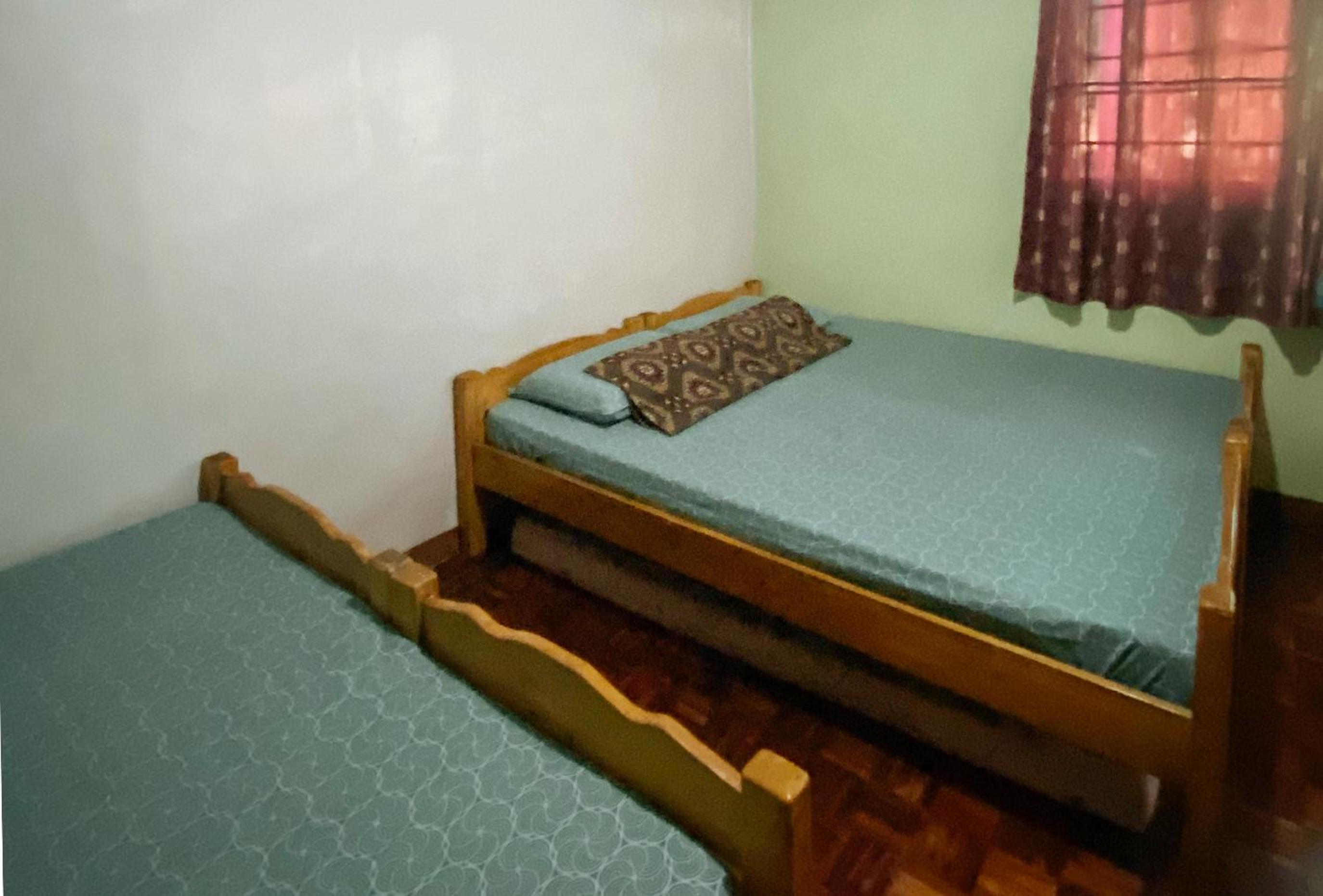Family Room (4 Adults) - Photo 1