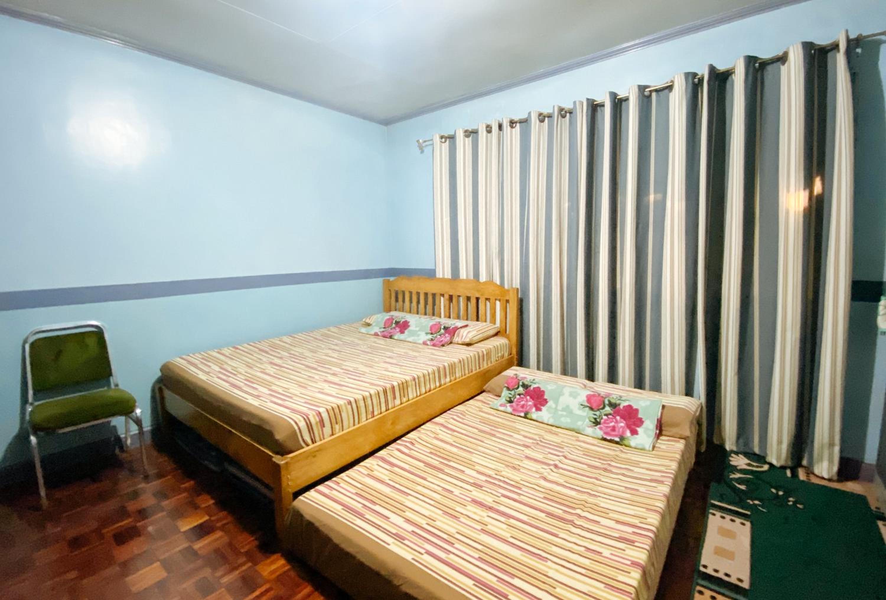 Quadruple Room - Photo 1