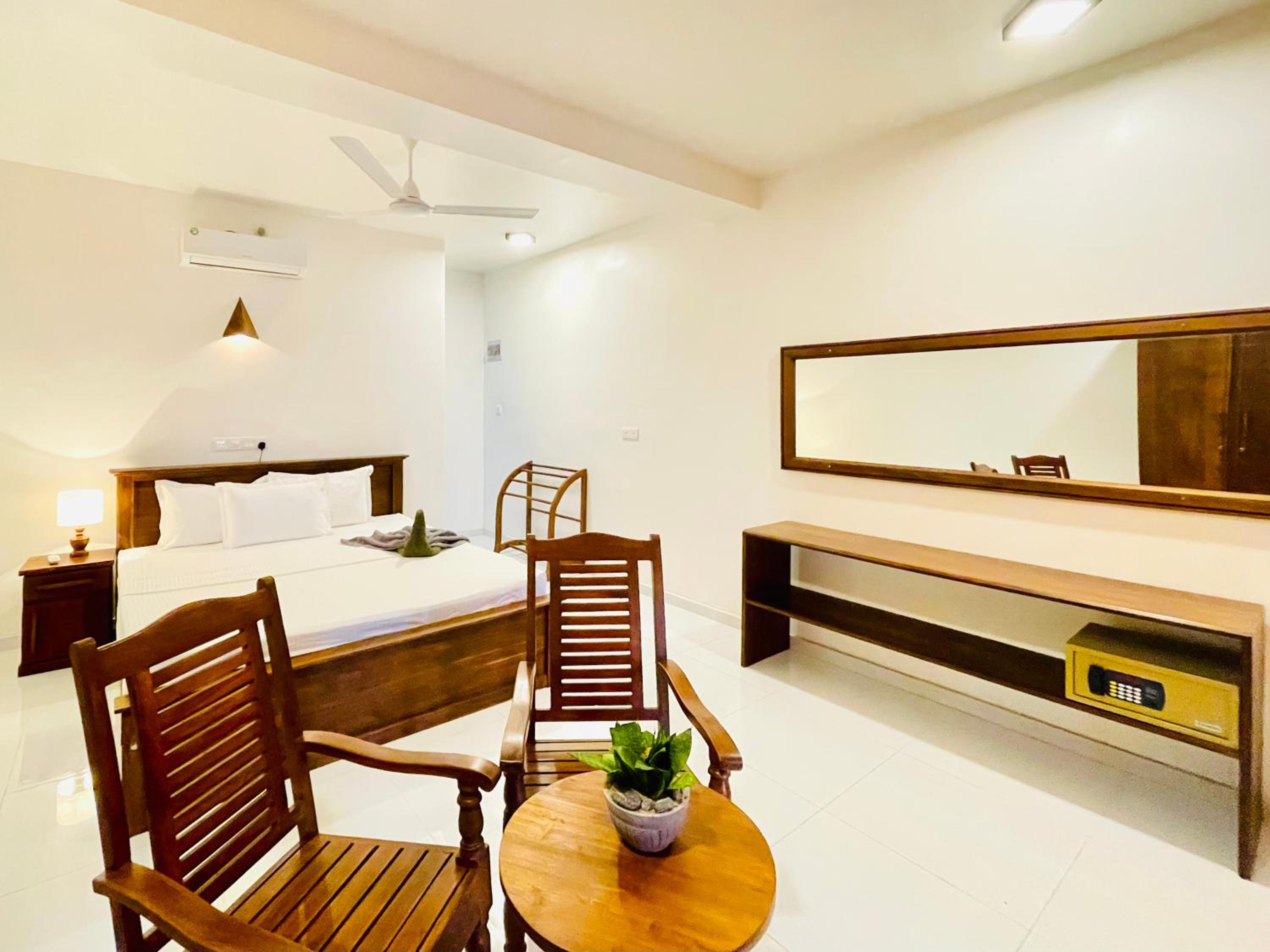 Deluxe Double Room With Sea View - Photo 5