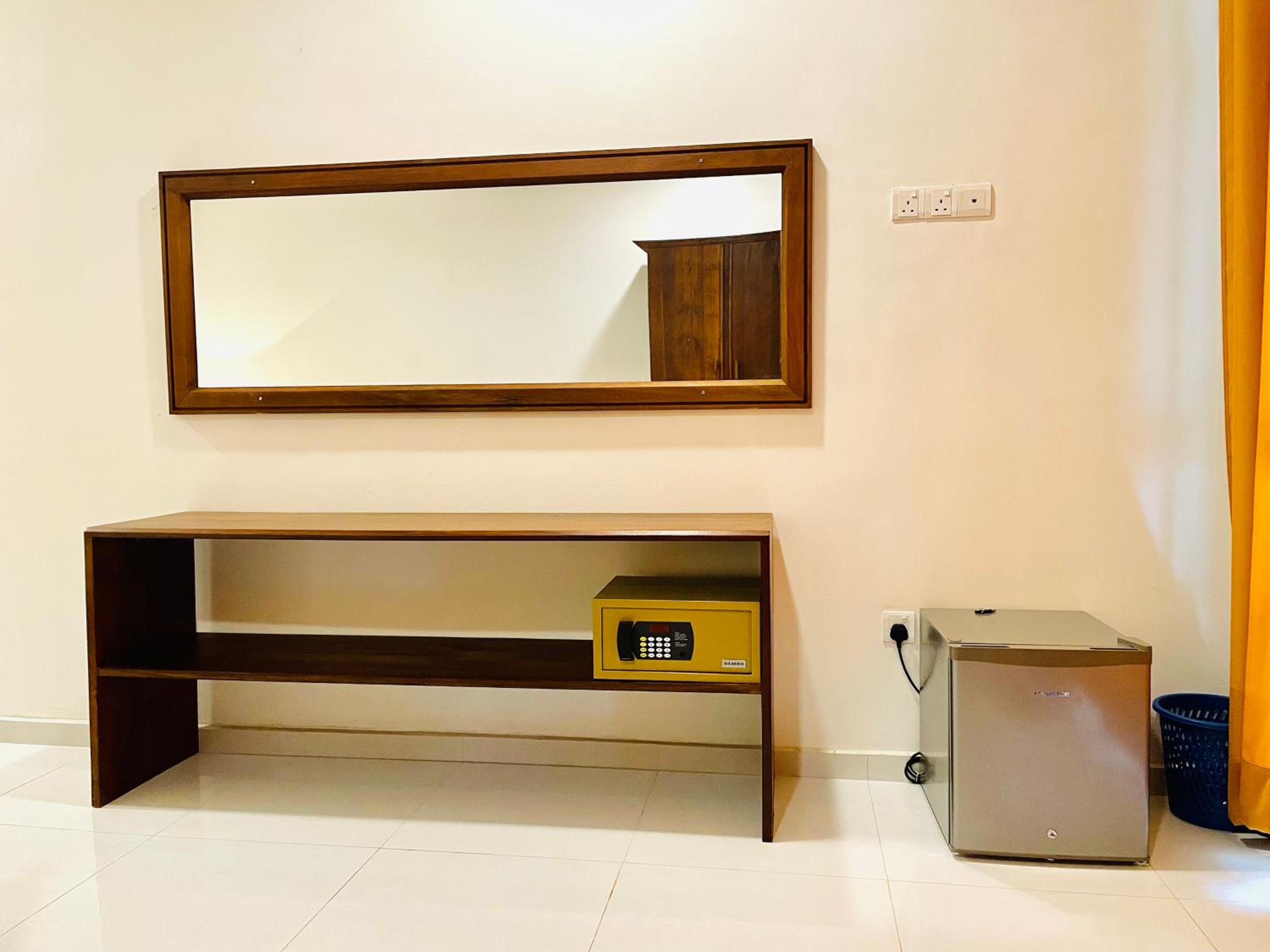 Deluxe Double Room With Sea View - Photo 8
