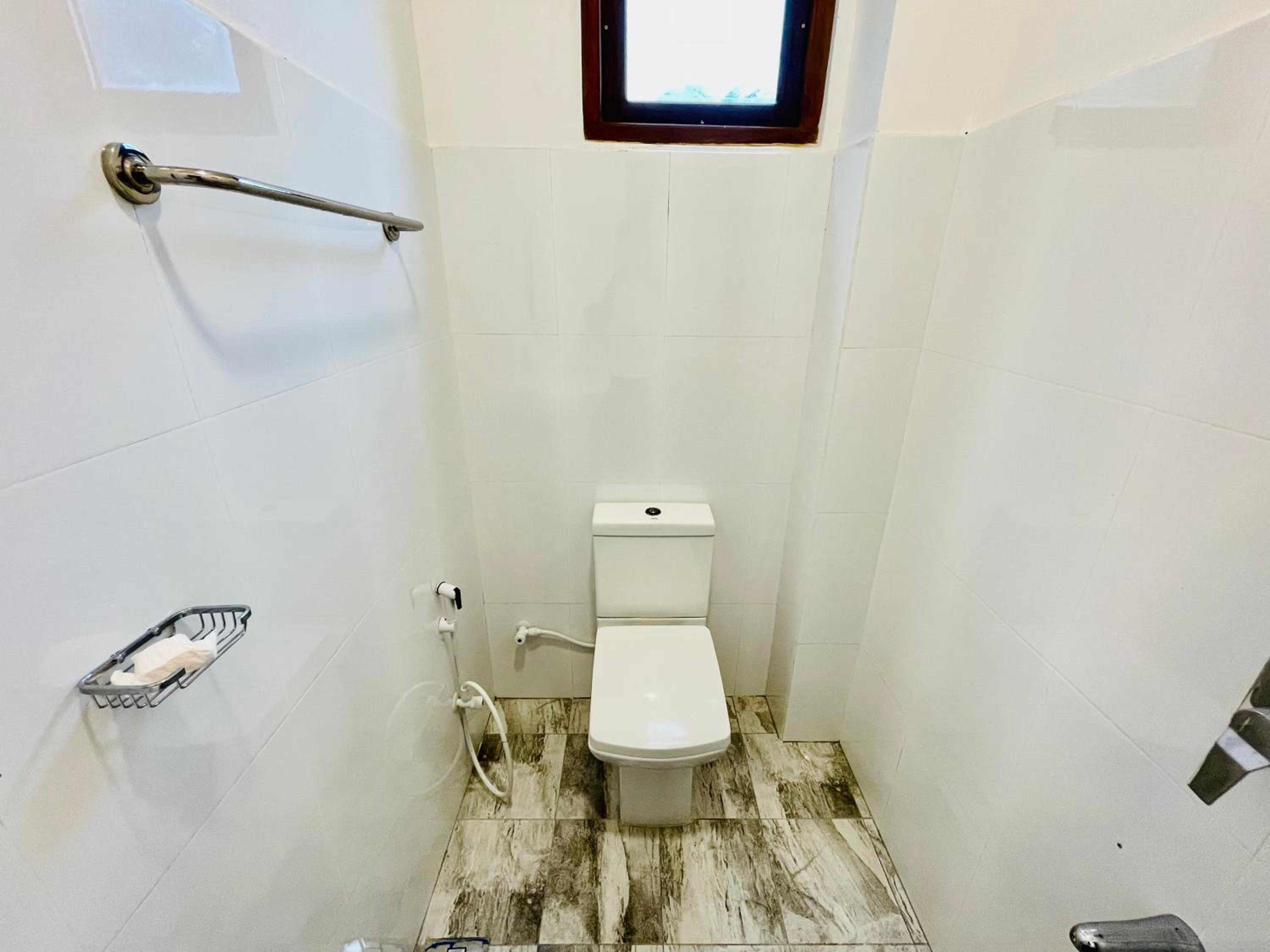 Standard Double Room - Photo 8
