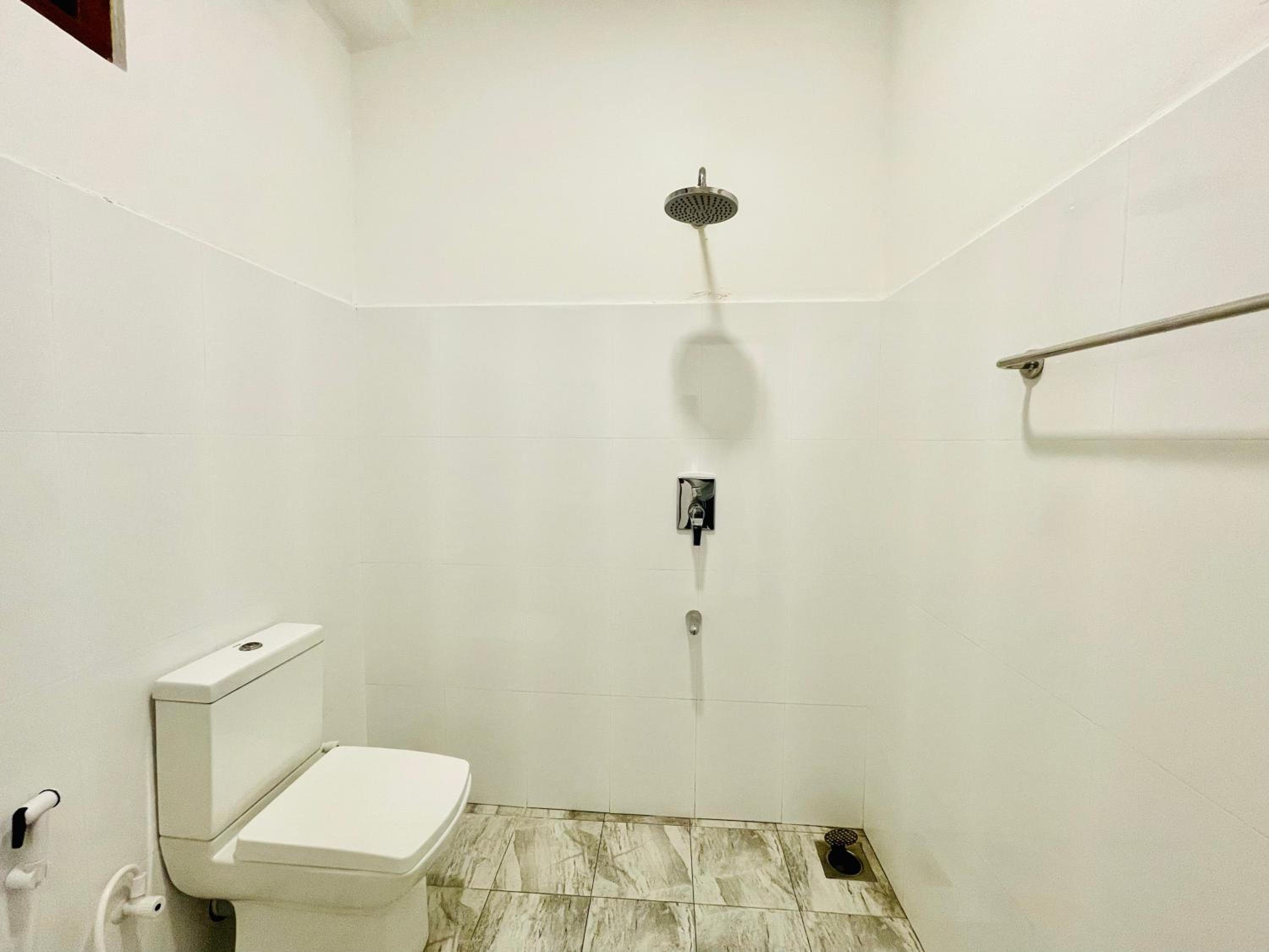 Standard Double Room - Photo 10
