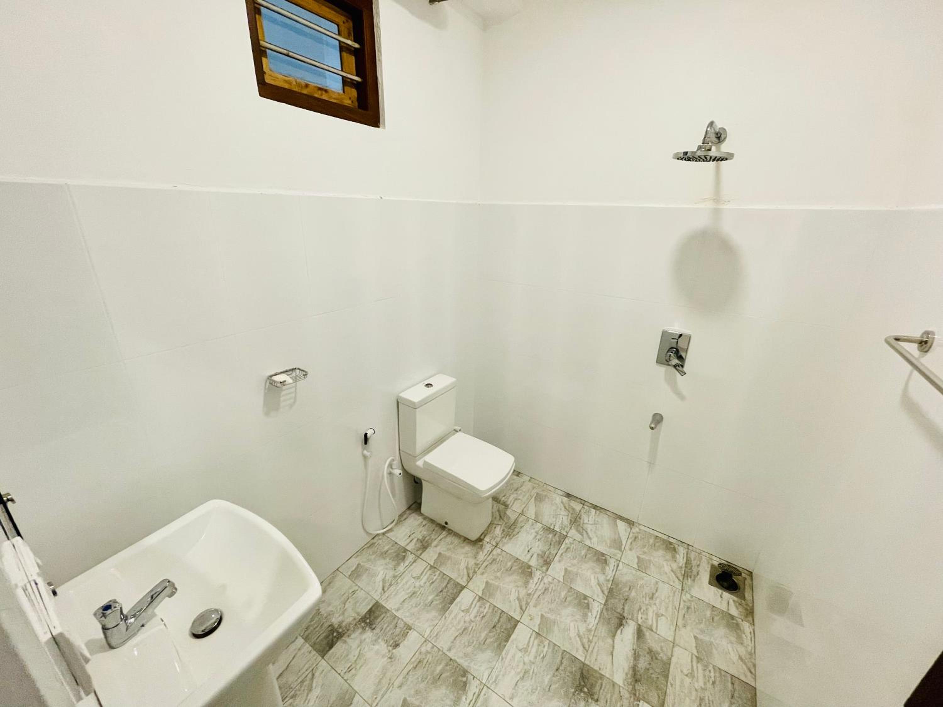 Standard Double Room - Photo 12