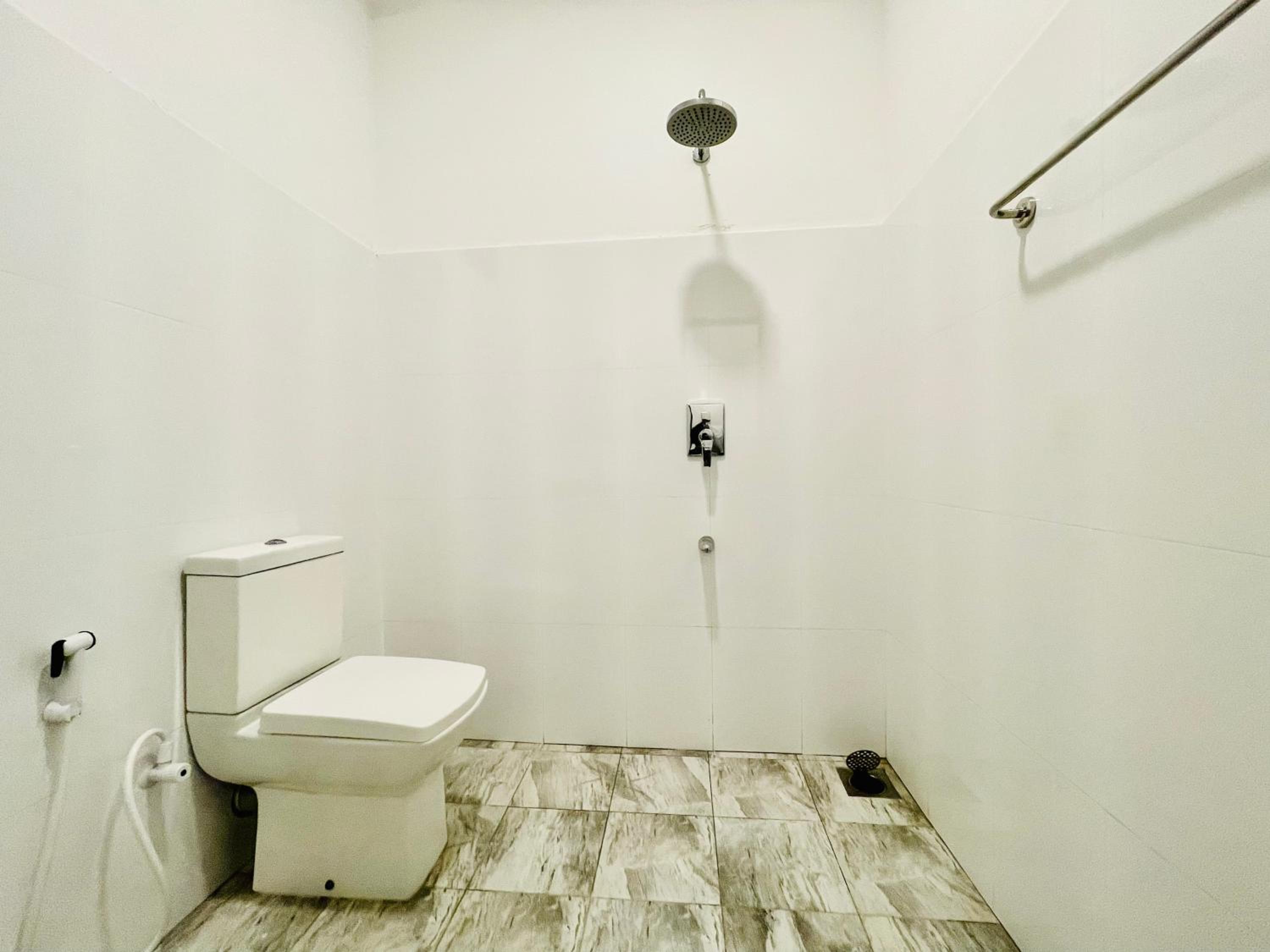 Standard Double Room - Photo 13