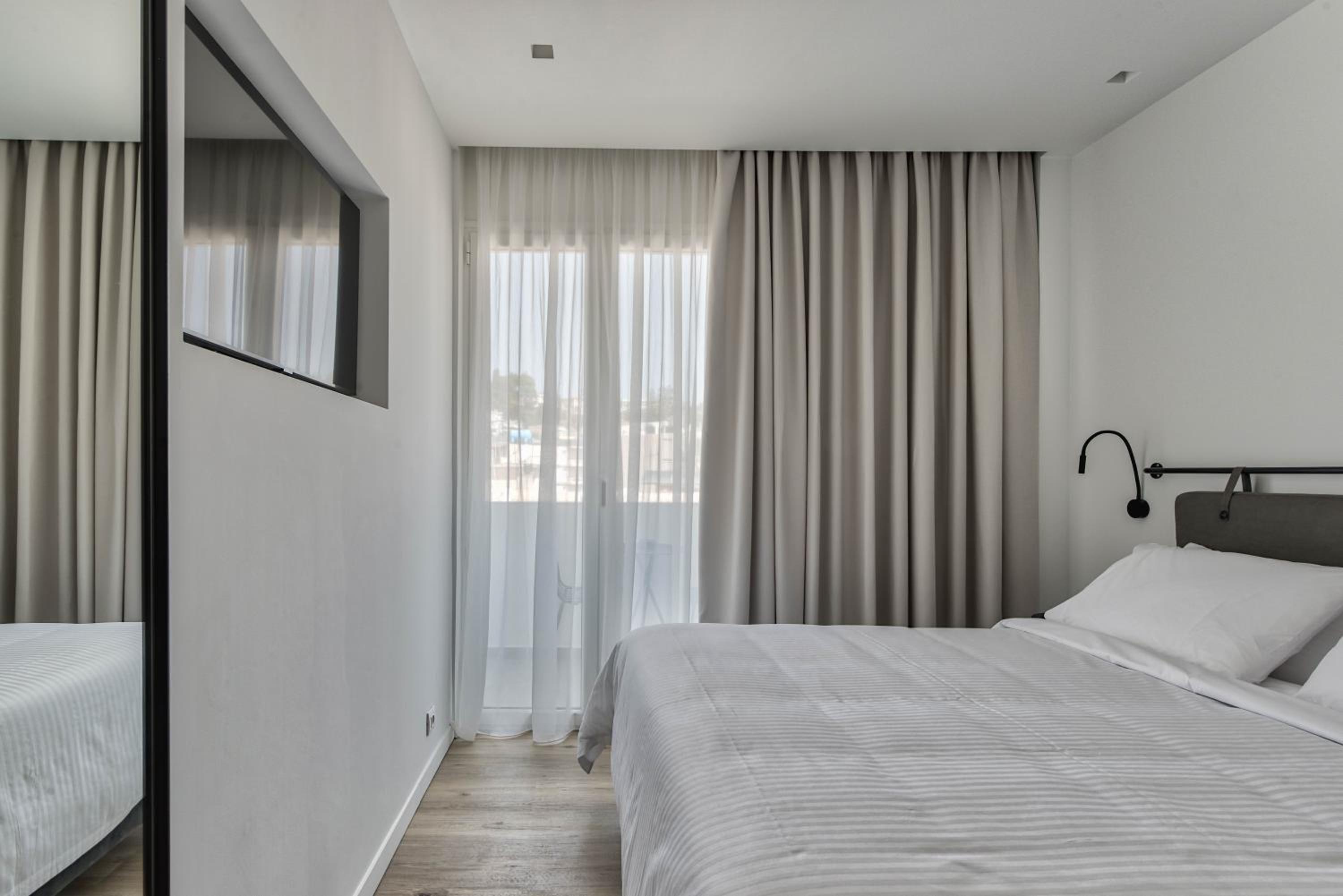 Standard Double Room with Mountain View