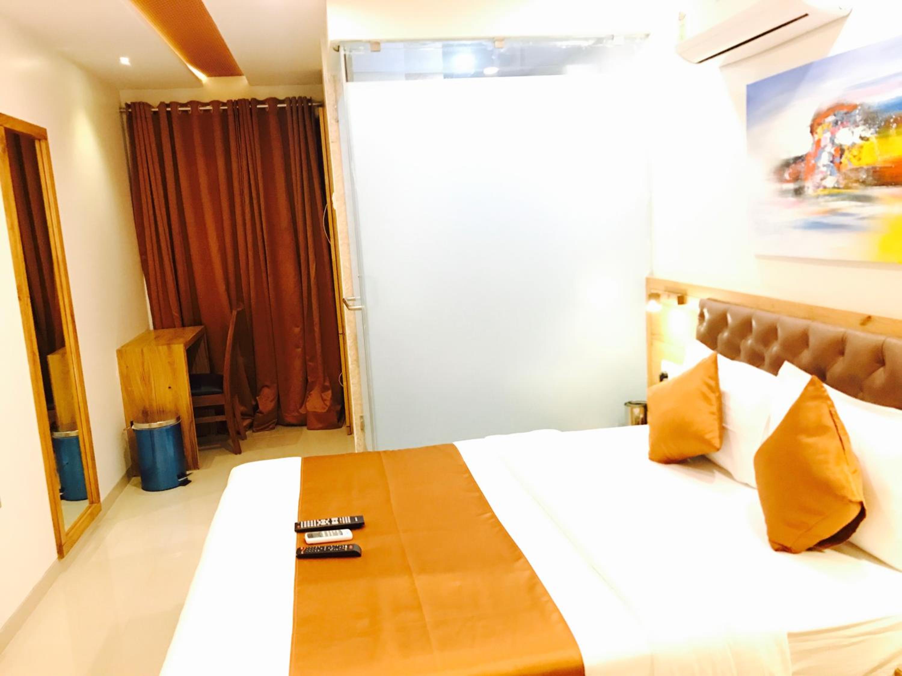 Deluxe Double Room - Photo 12