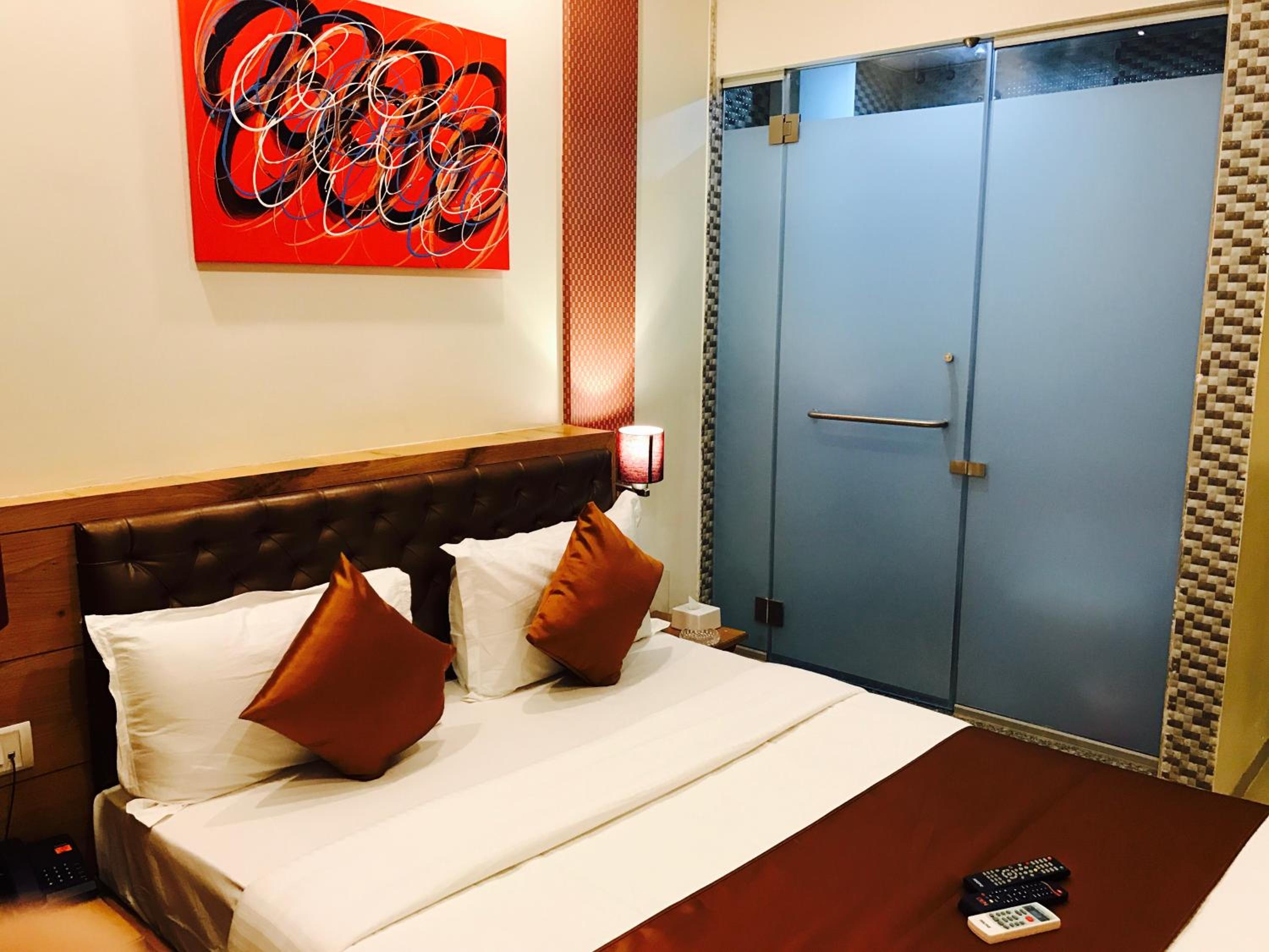 Deluxe Double Room - Photo 10
