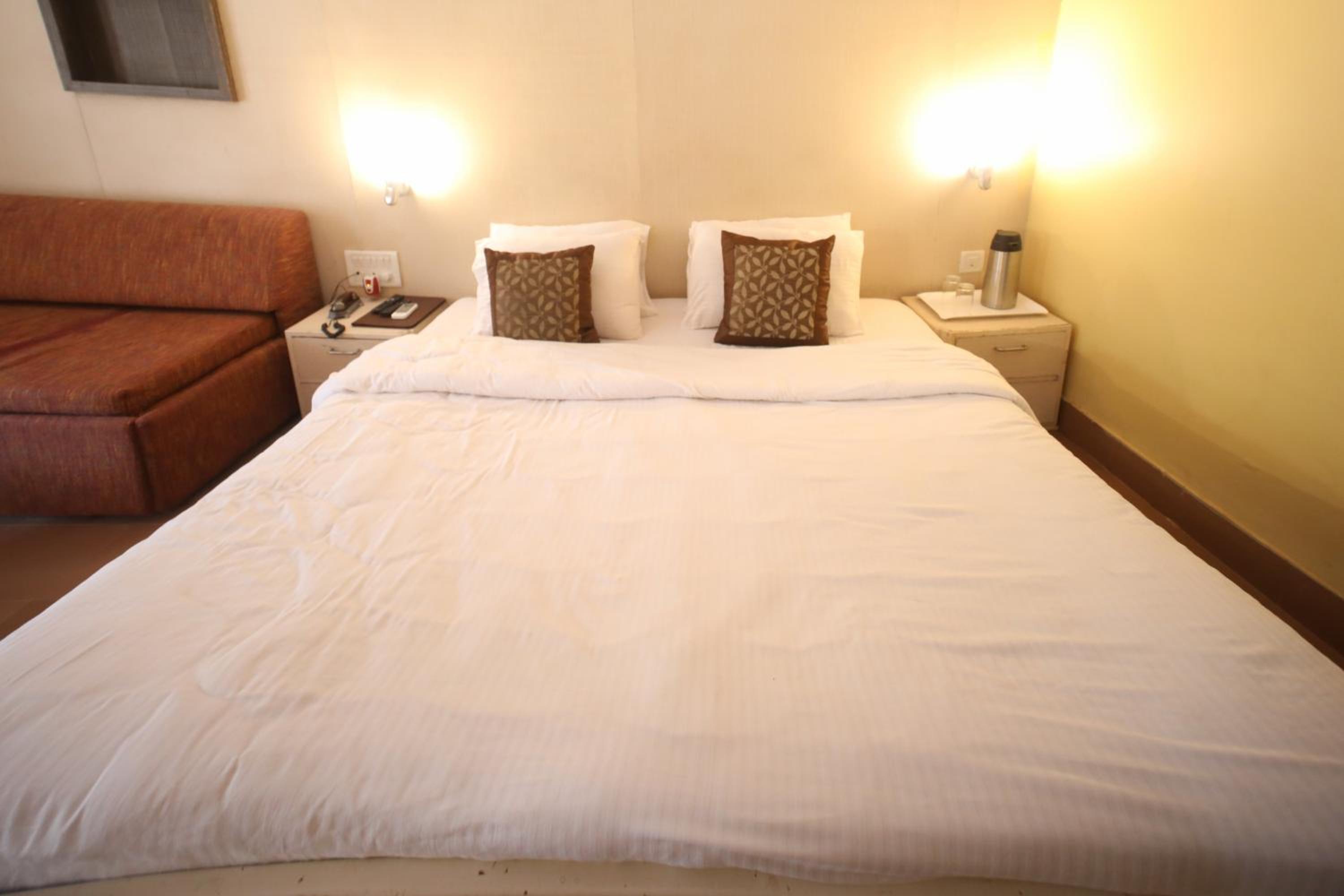 Executive Room with Two Queen Beds - Photo 19