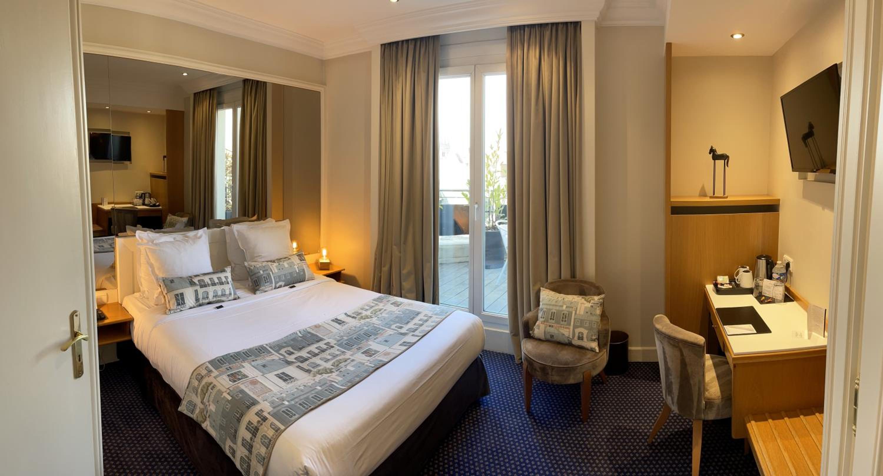 Superior Double Room - Photo 11
