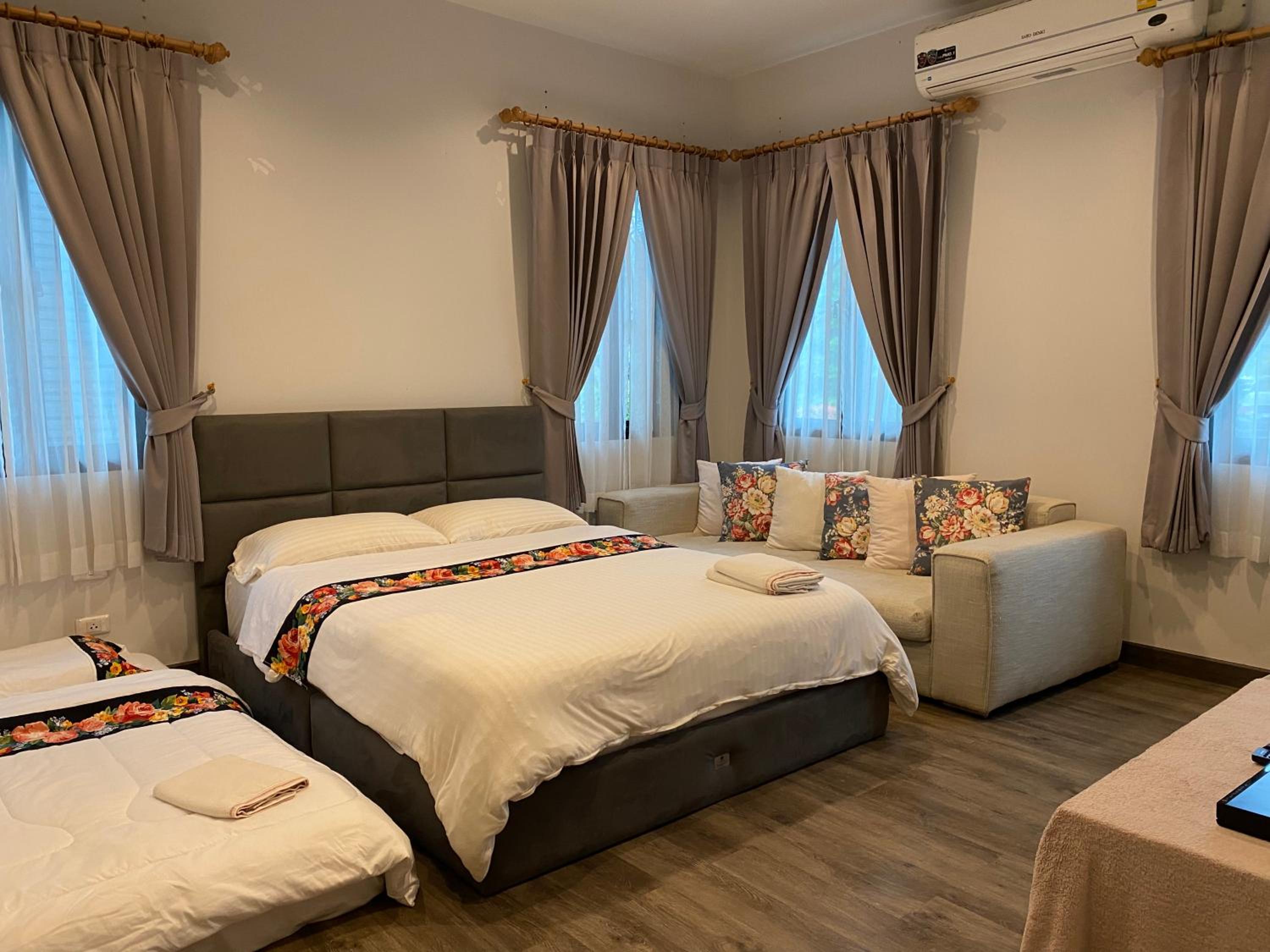 Two-Bedroom House - Photo 35