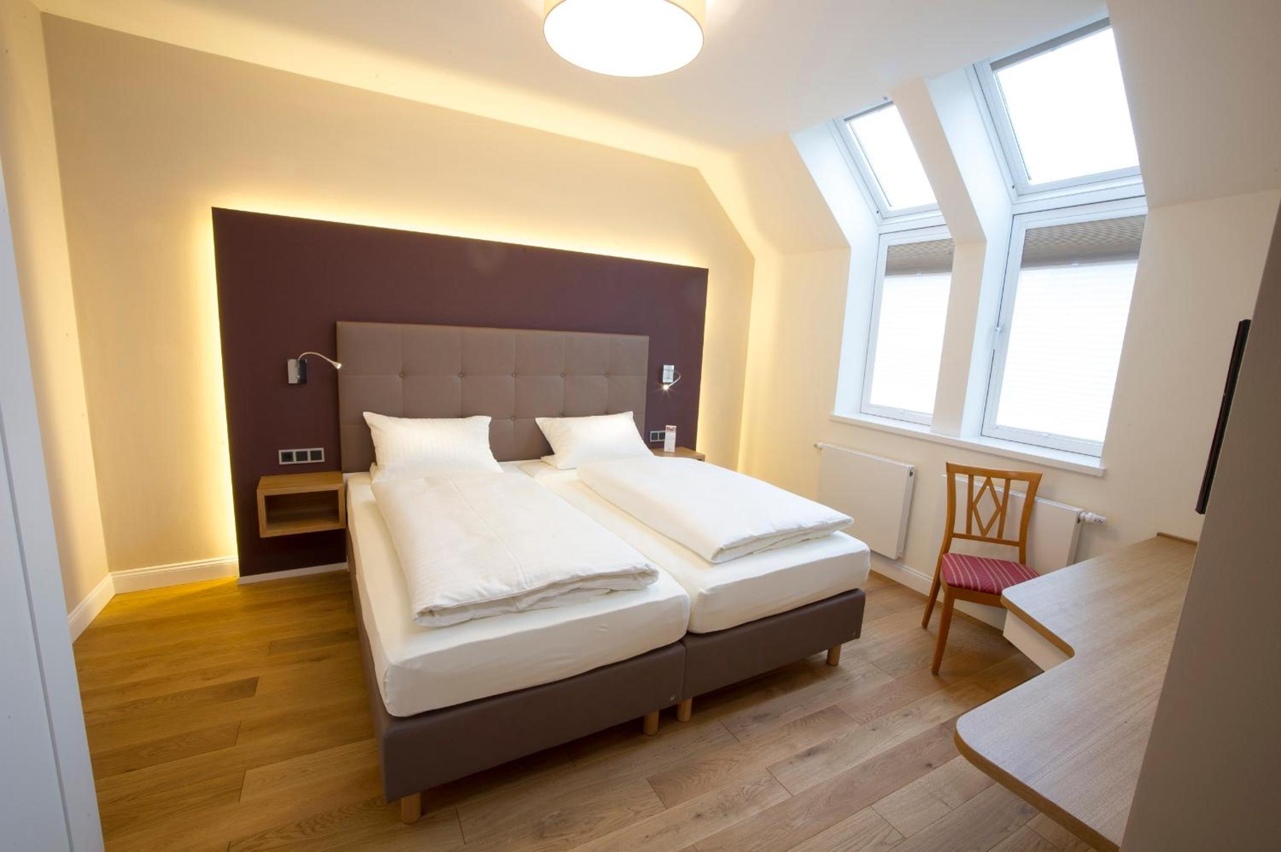 Double Room with Private Bathroom - Photo 1