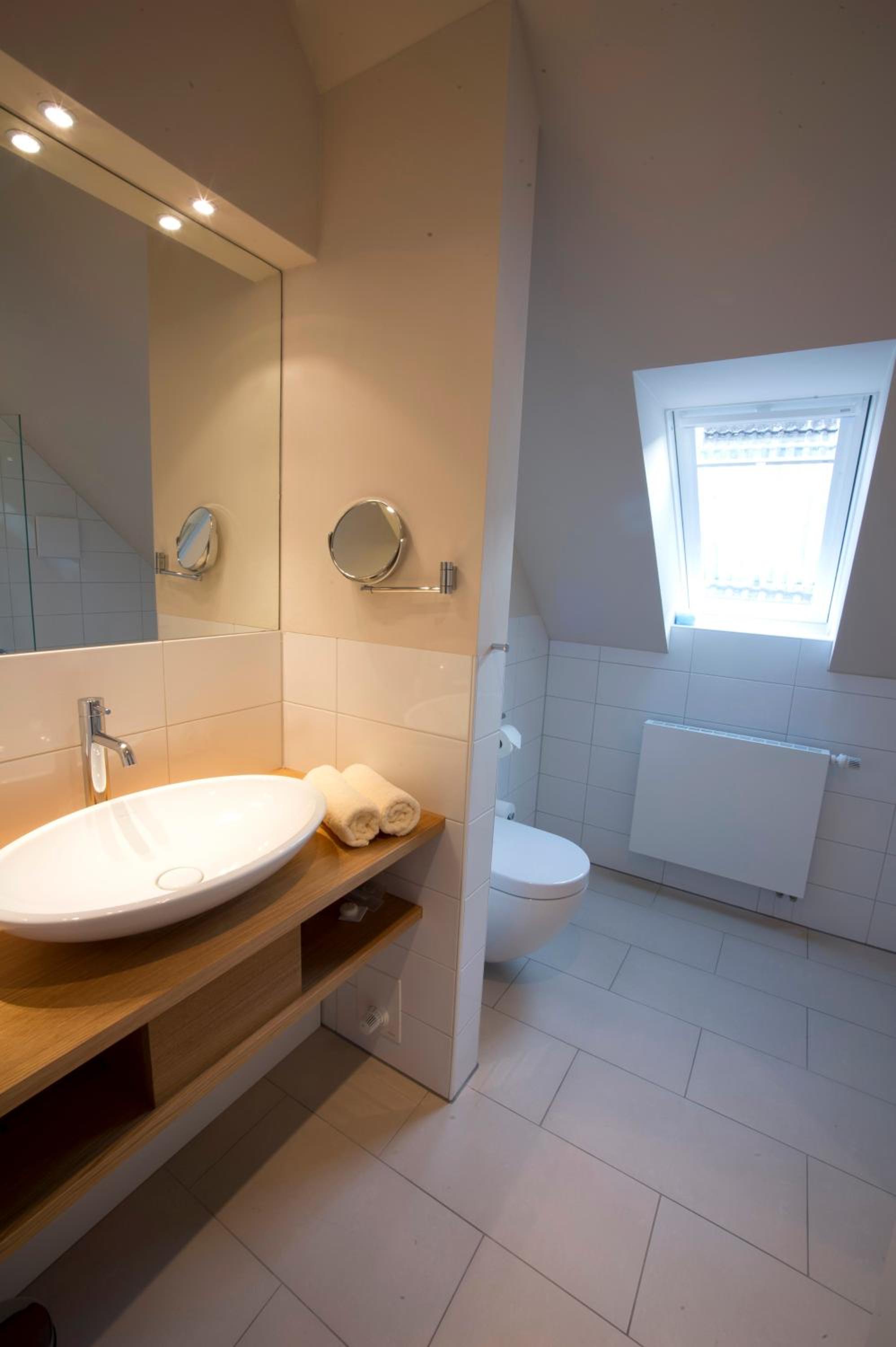 Double Room with Private Bathroom - Photo 5