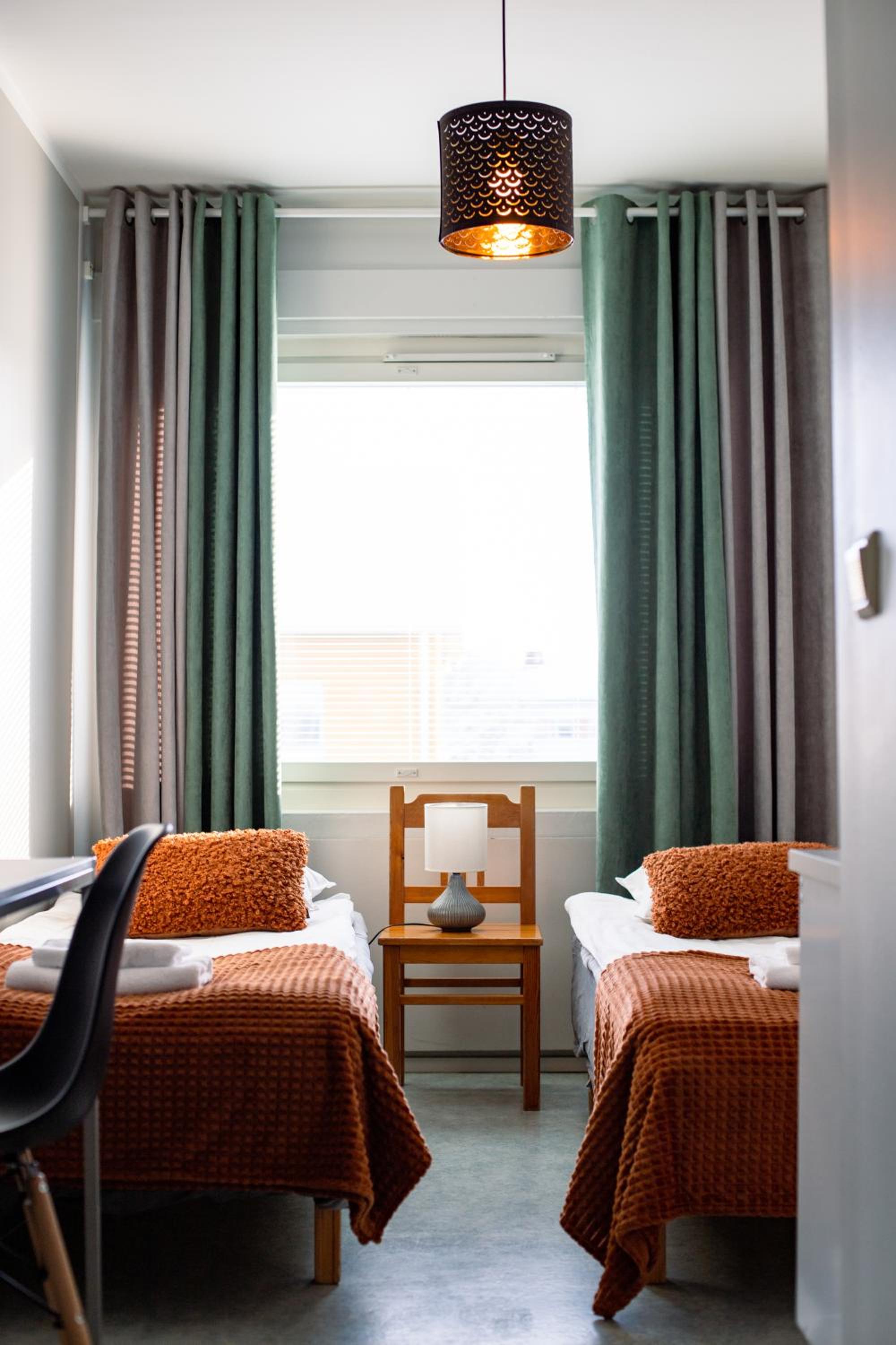Economy Twin Room - Photo 1