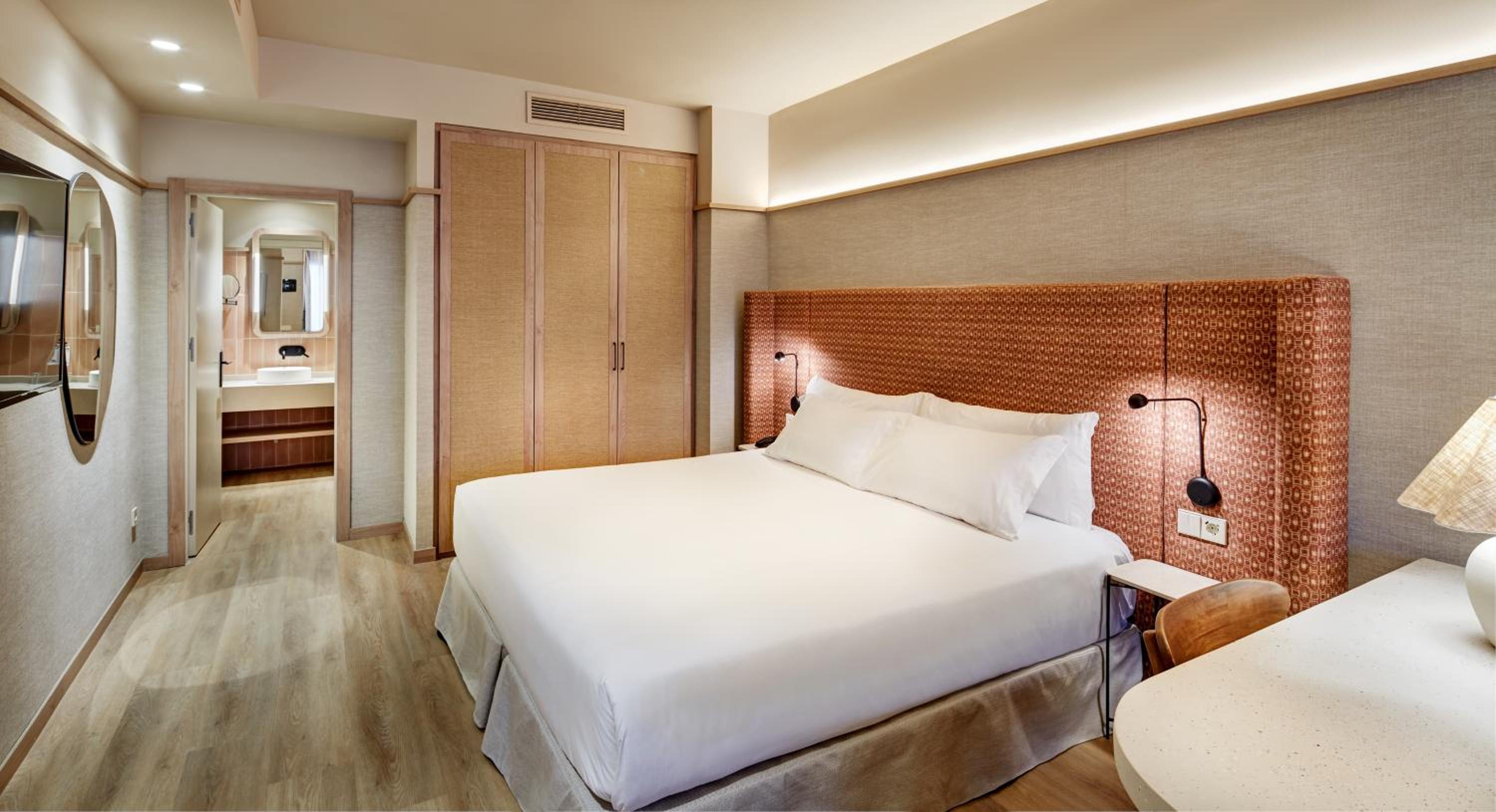Standard Double Room - Photo 1