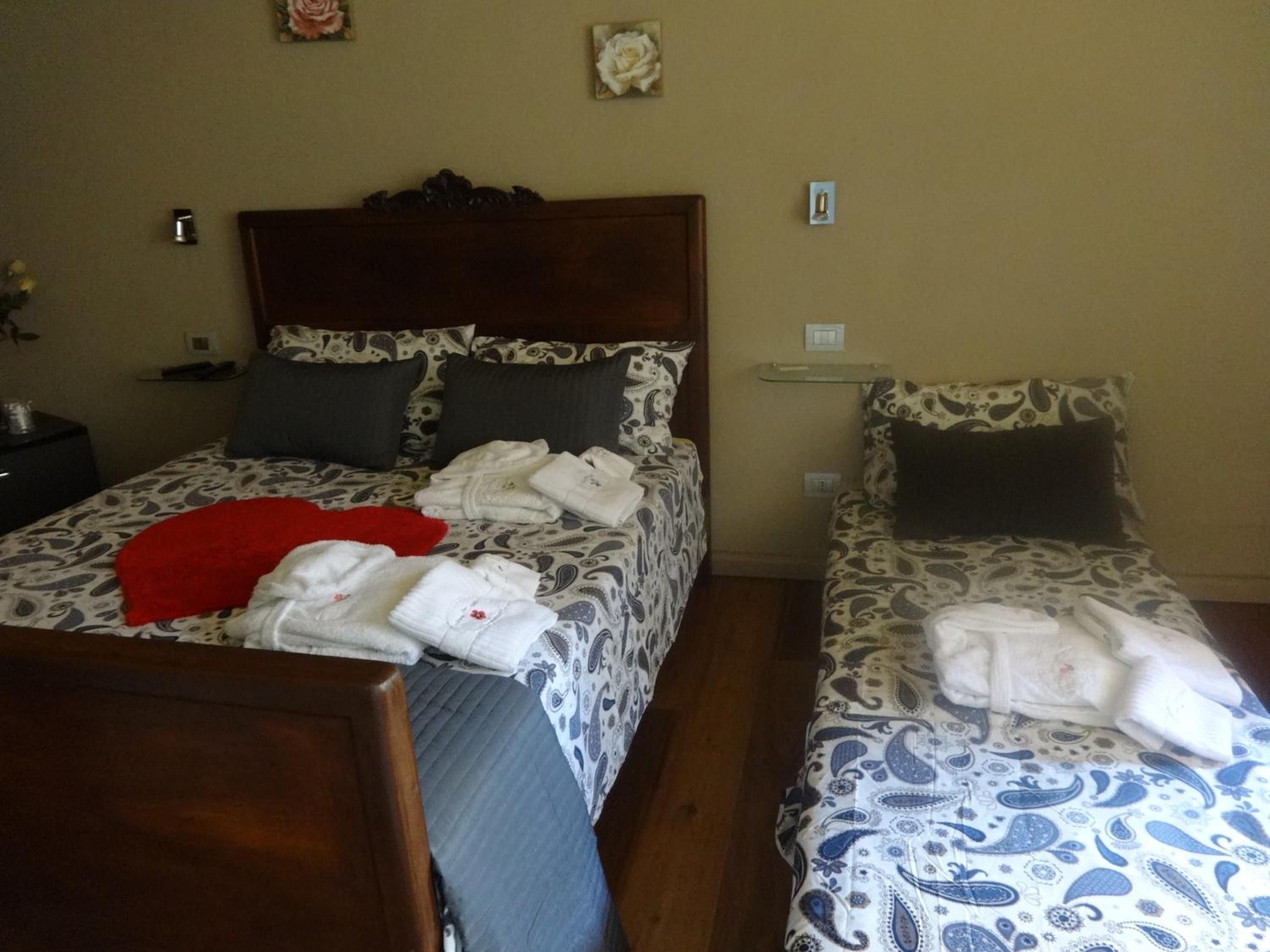 Triple Room with Shower photo 2
