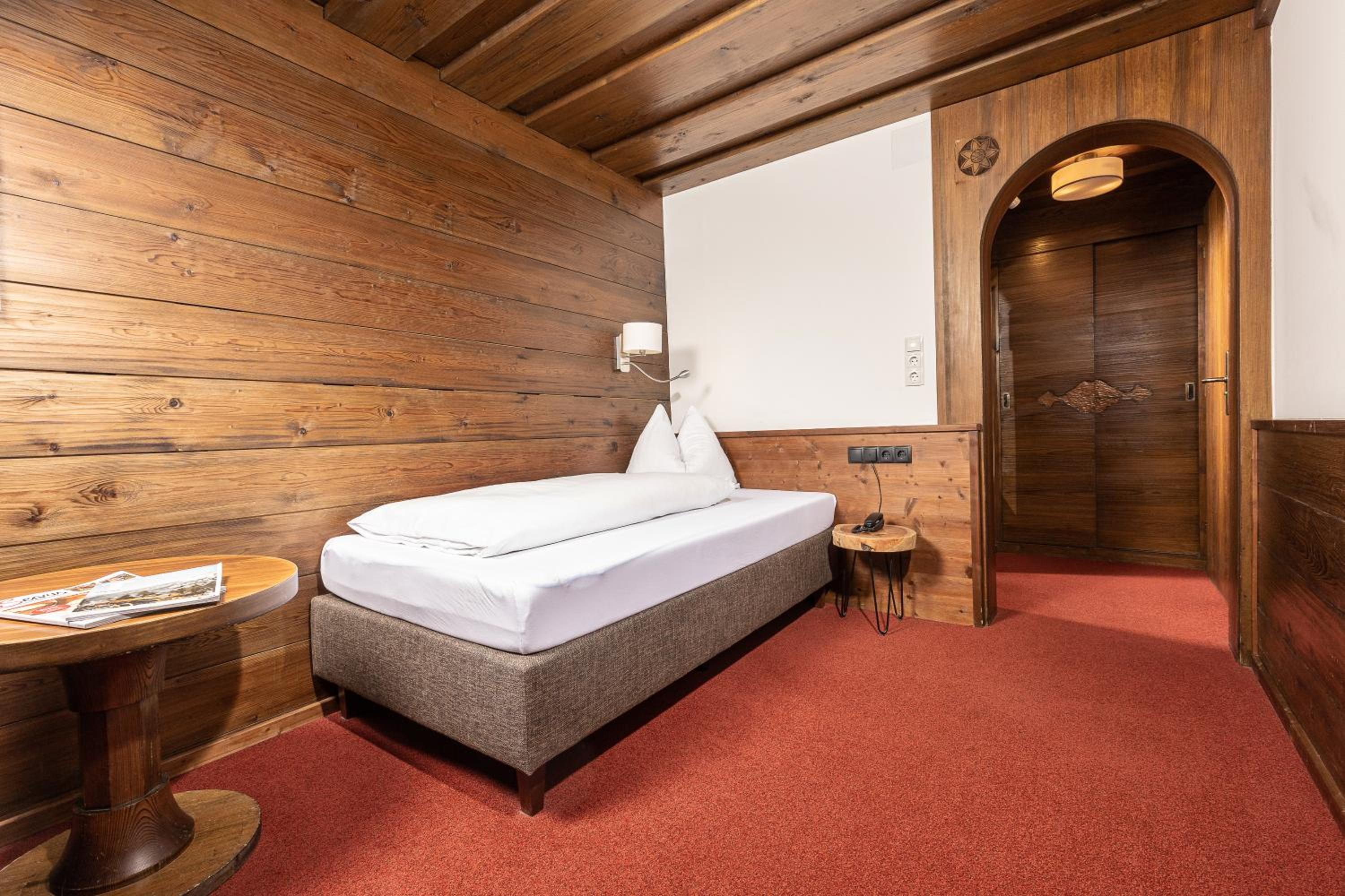 Standard Single Room