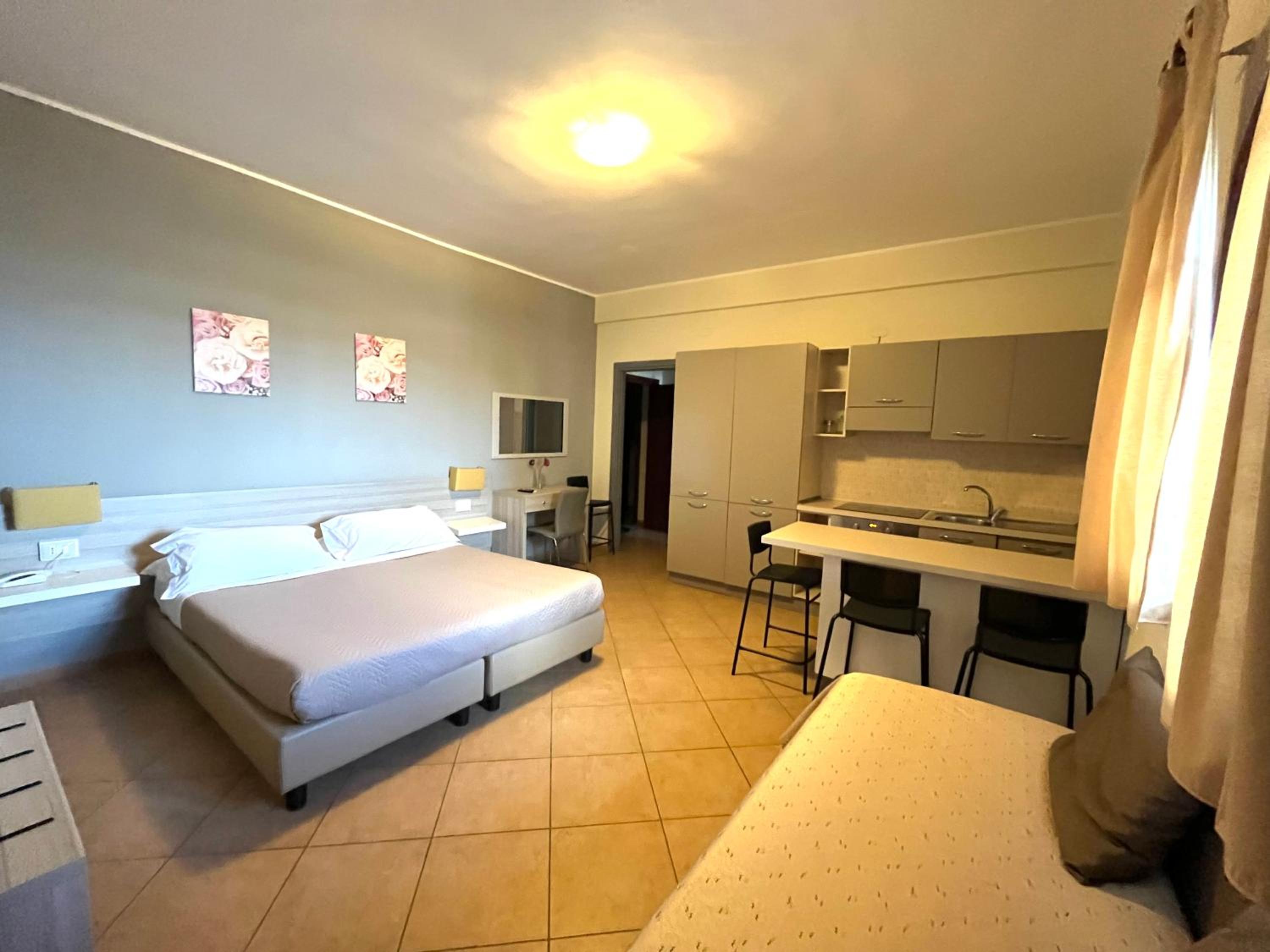 Quadruple Room with Balcony photo 3