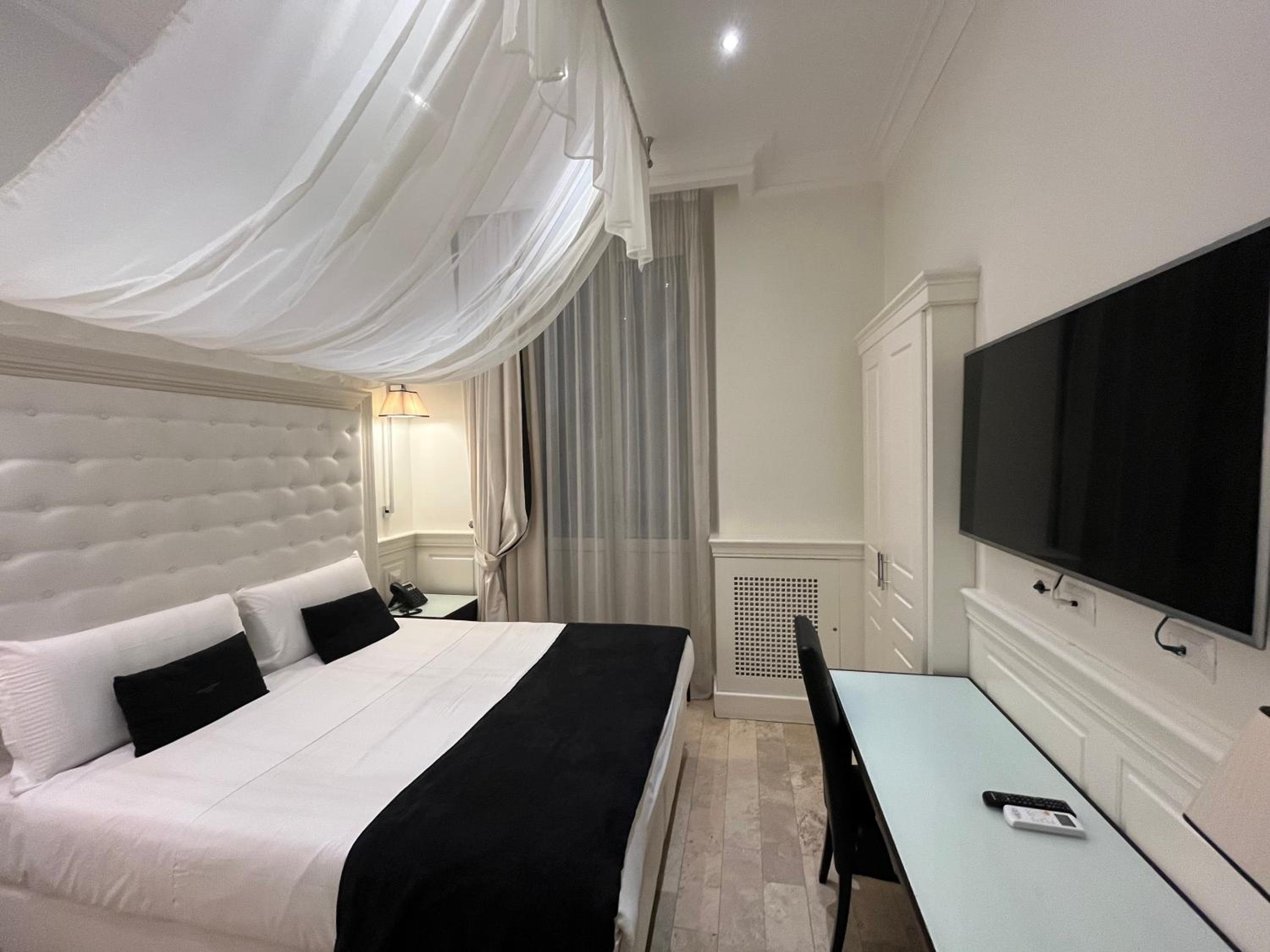 Deluxe Double Room photo 1