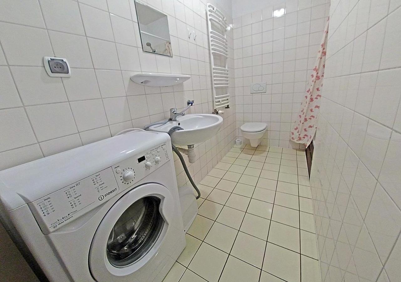 Double Room with Private Bathroom - Photo 4
