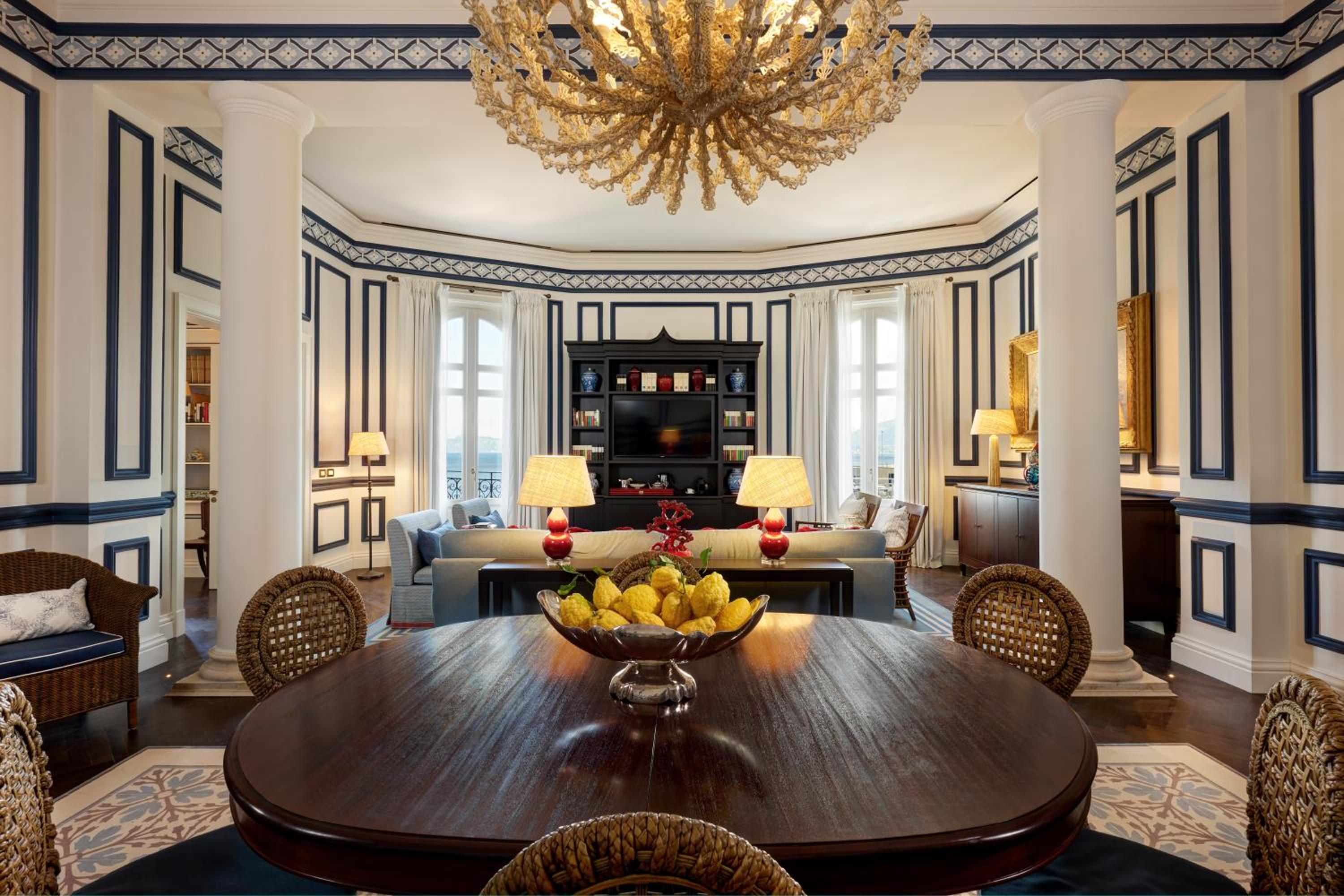 Suite with One King Bed (Non Smoking) thumbnail 6