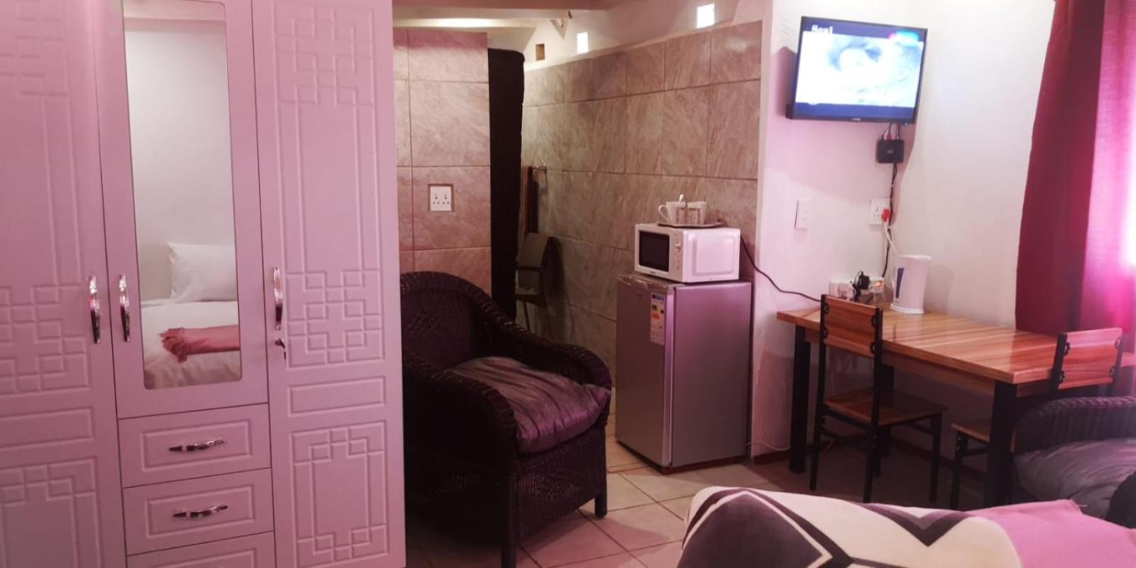 Double or Twin Room with Bathroom photo 3