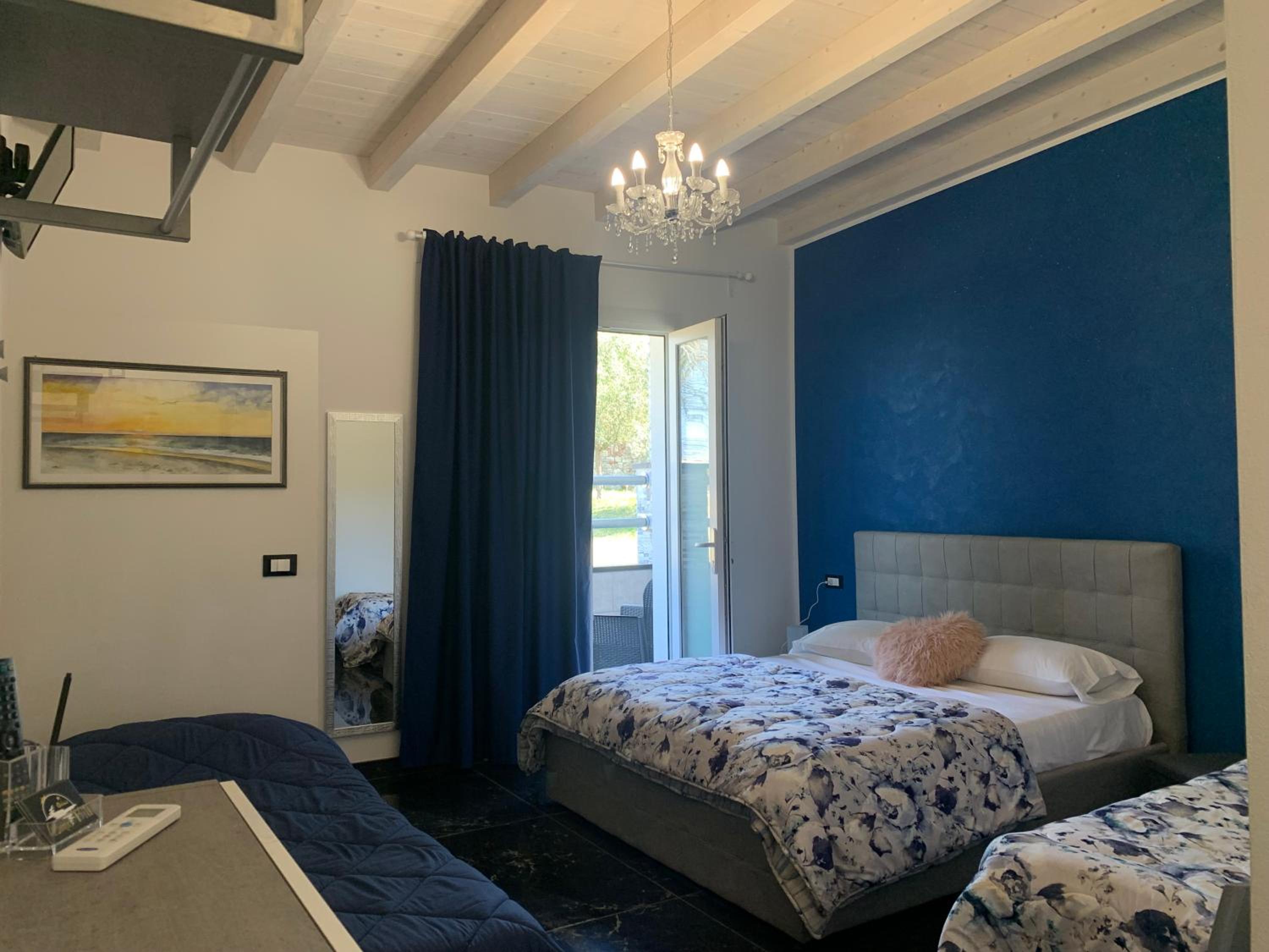 Quadruple Room with Terrace - Photo 1