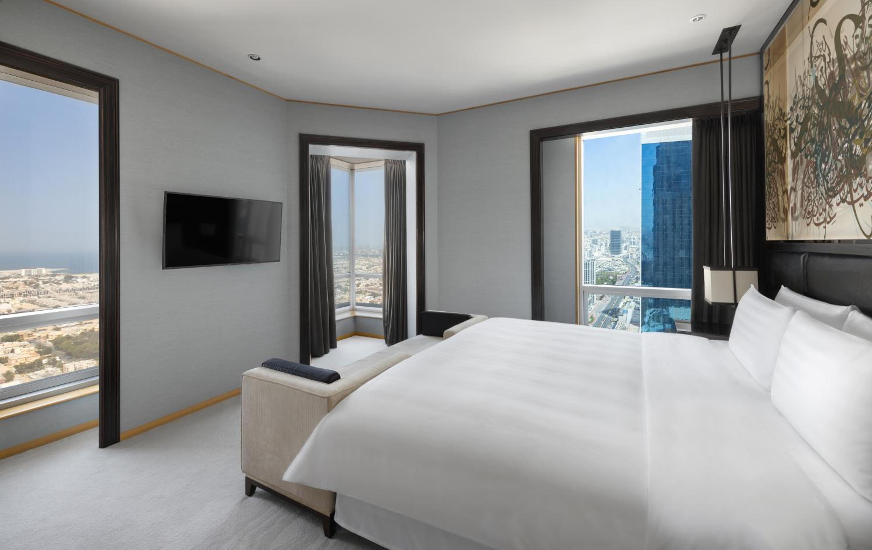 One-Bedroom Club Suite - Lounge Access Including Afternoon Tea, All Day Soft Beverages, Evening Sundowners & Canapes