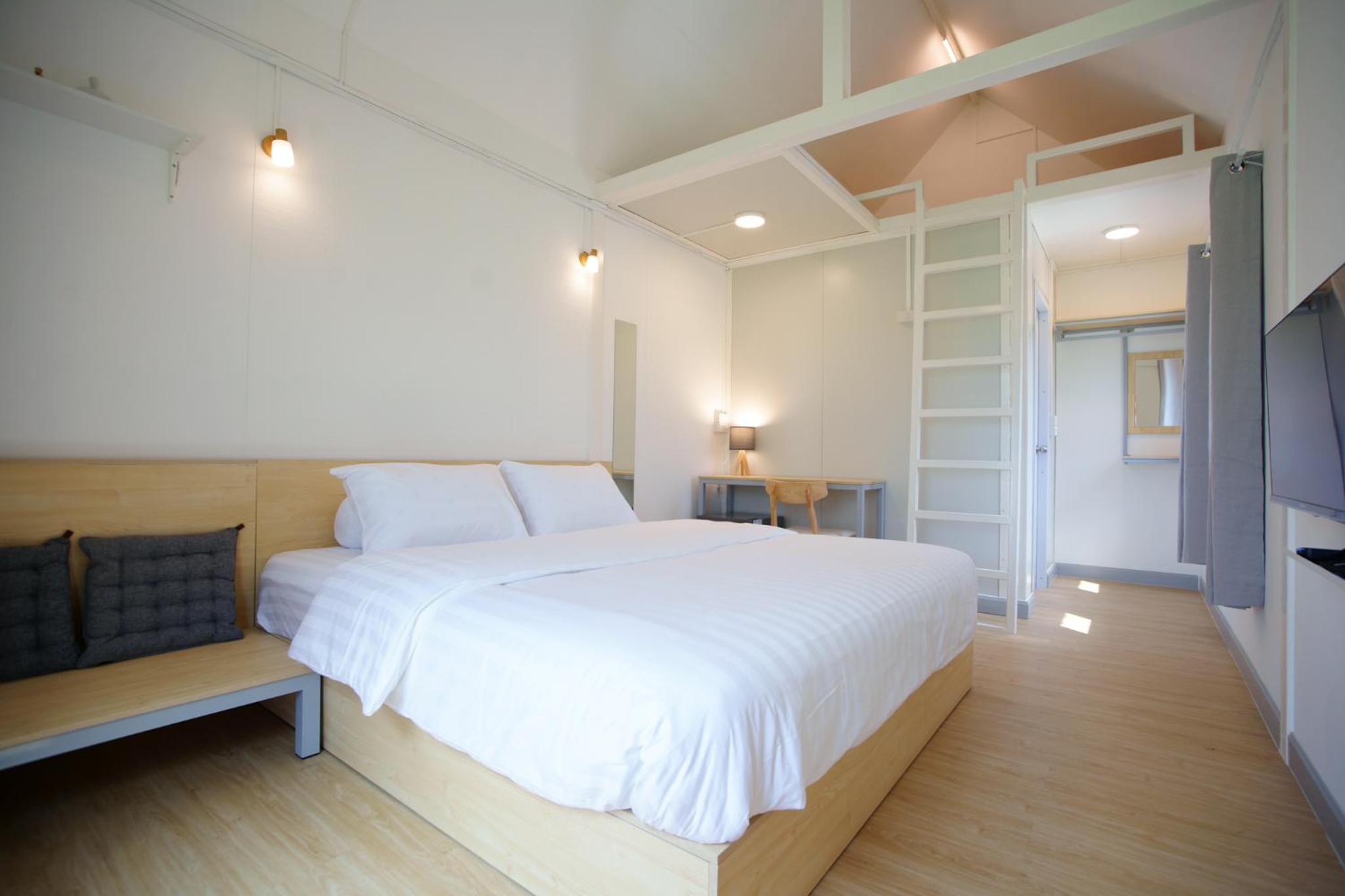 One-Bedroom House photo 1