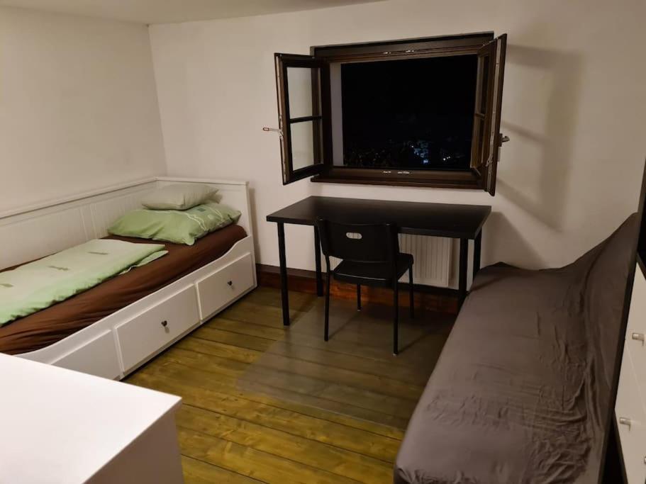 Double Room With Shared Bathroom photo 1