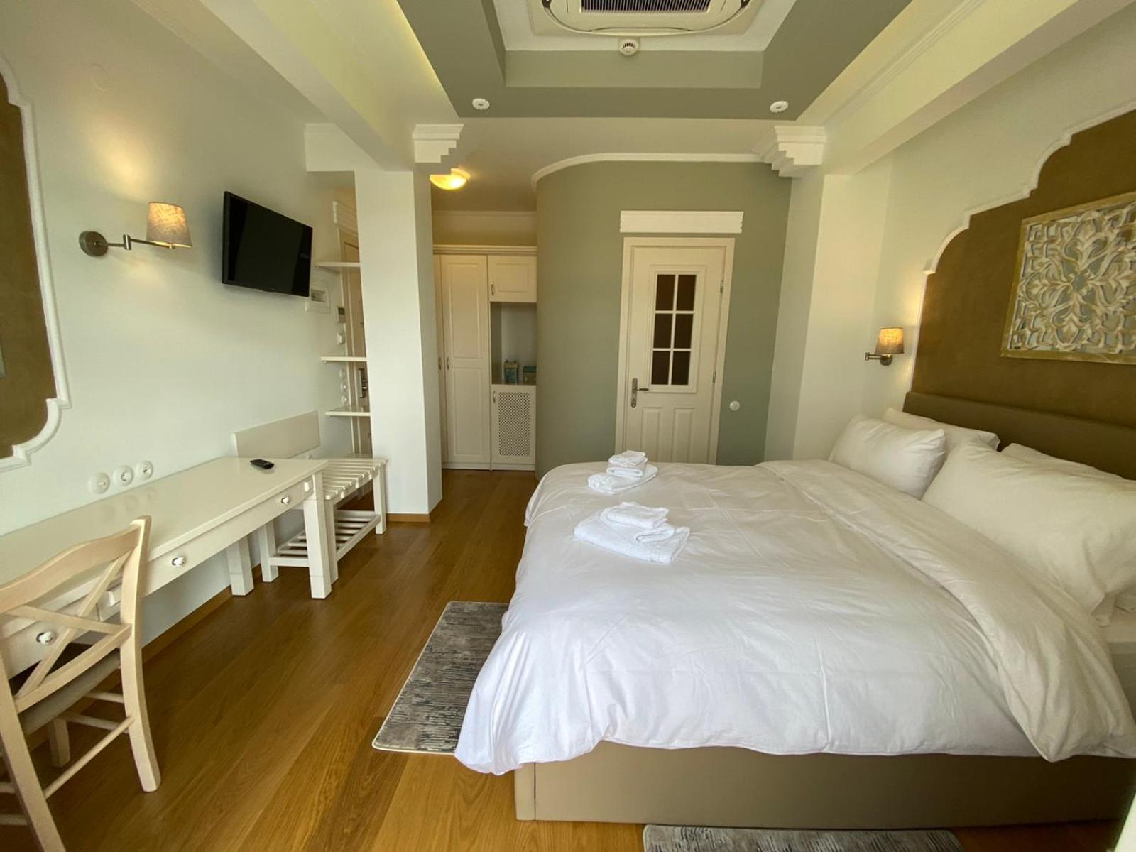 King Room with Balcony
