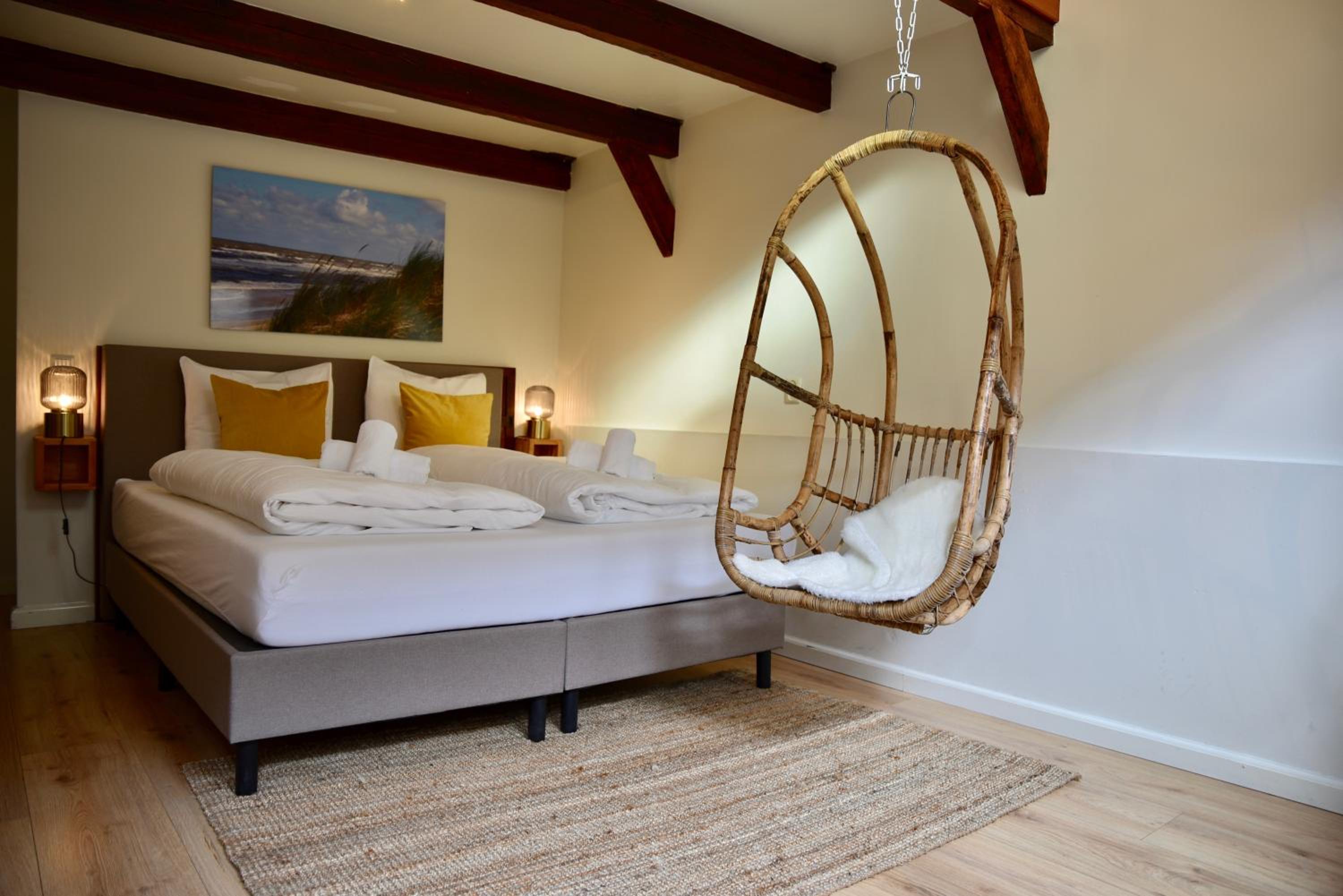 Standard Double Room - Photo 17