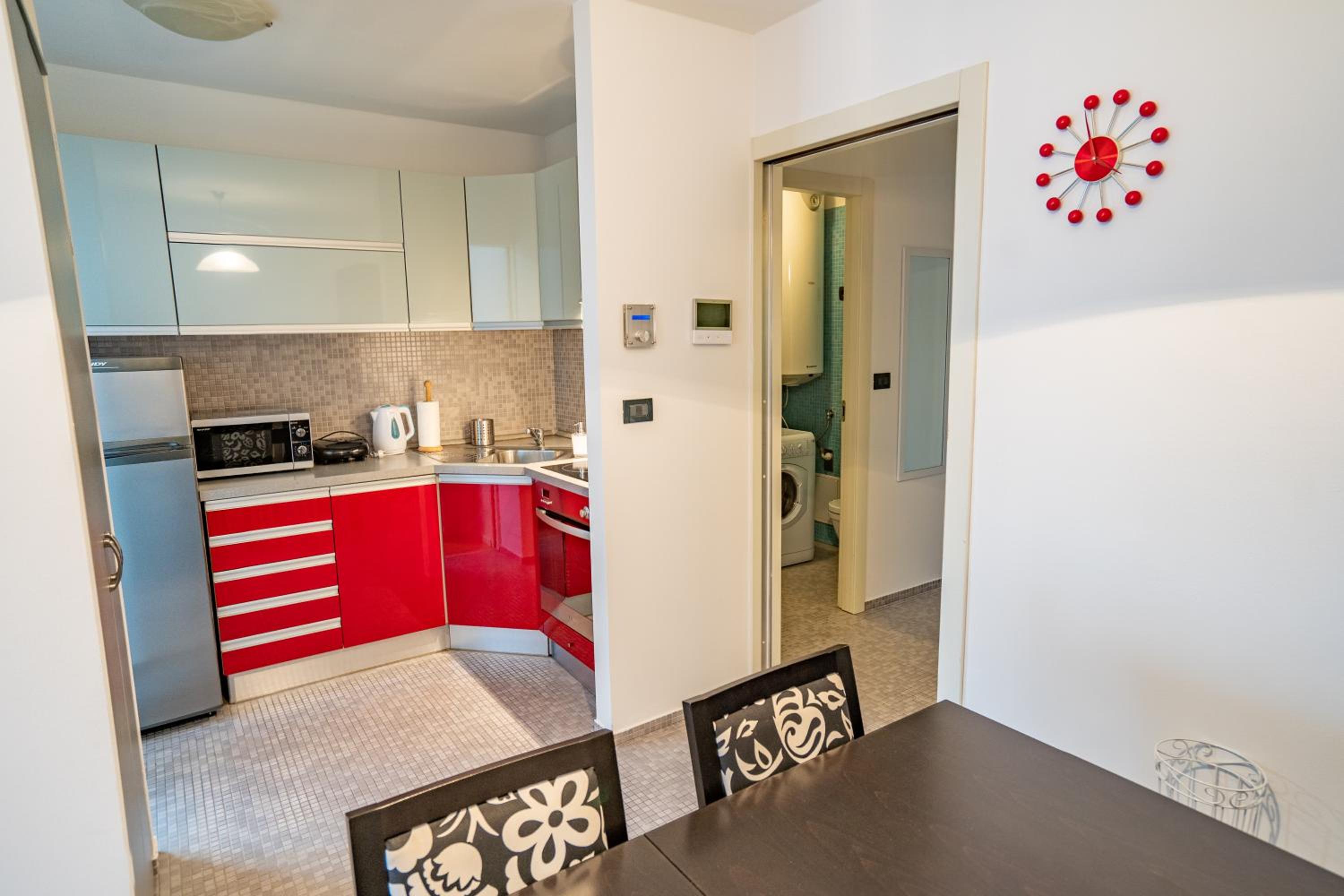 One-Bedroom Apartment - Photo 13