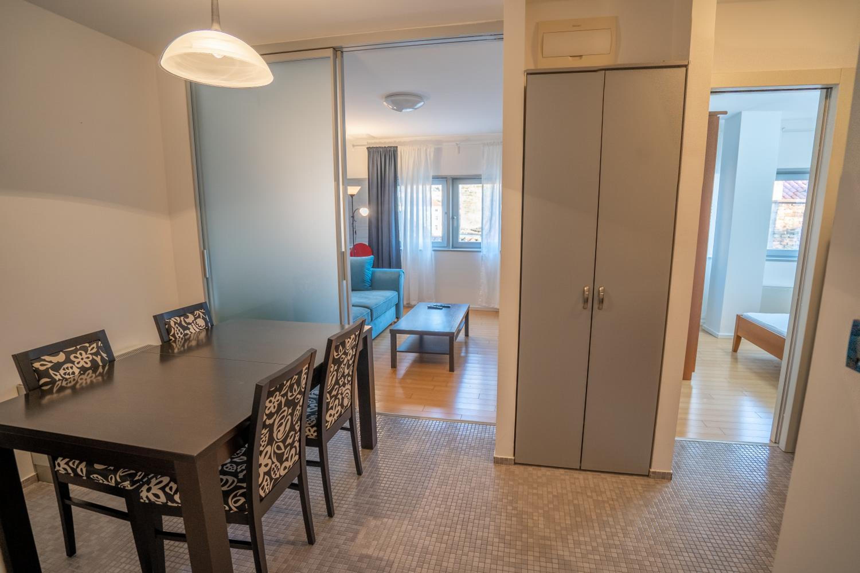 One-Bedroom Apartment - Photo 14